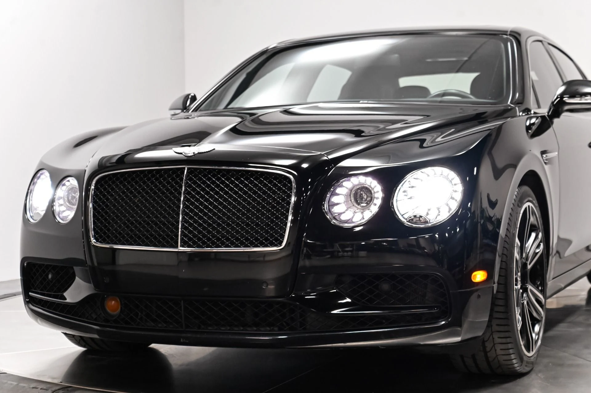mph022_2161720382_Used_2017_Bentley_Flying_Spur_V8_S_1789414009_6e49d04aa6