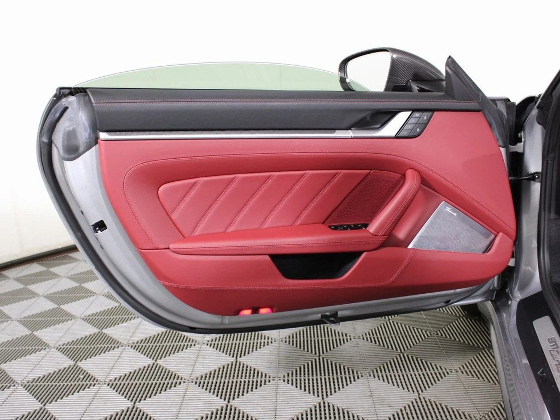 mph022_2162086114_23_9c5d3b4a26