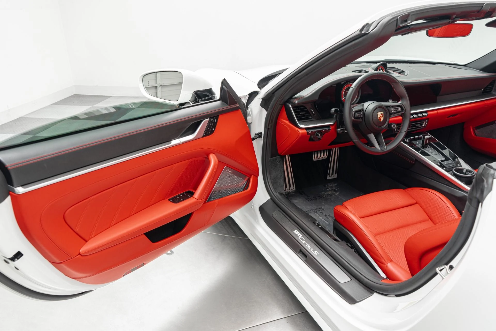 mph022_2166617837_Used_2024_Porsche_911_Turbo_S_Cabriolet_Sport_Design_Package_Exclusive_Manufaktur_Interior_1780002911_351627b5db