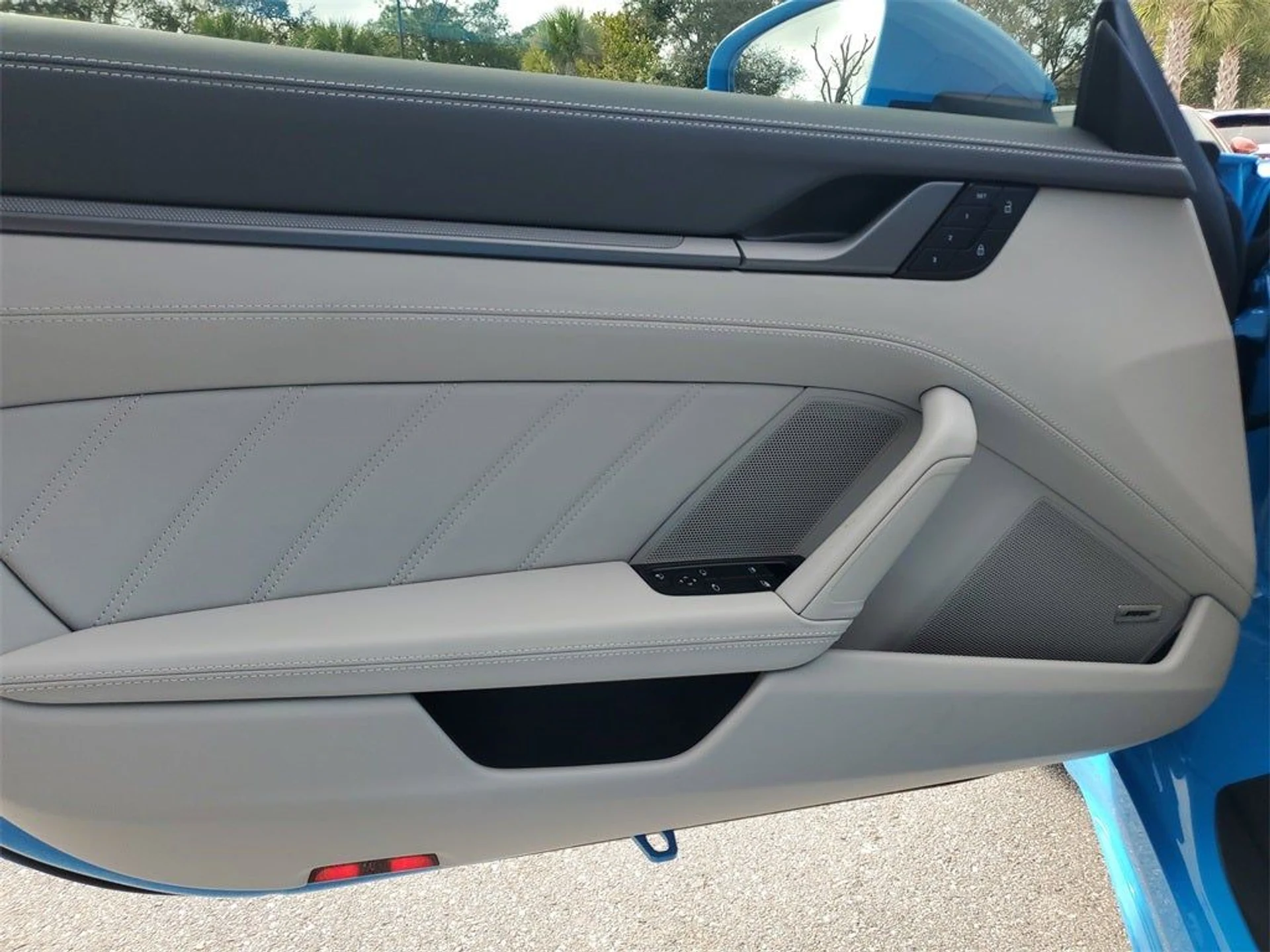 mph022_2167177076_23_57c6b54ba3