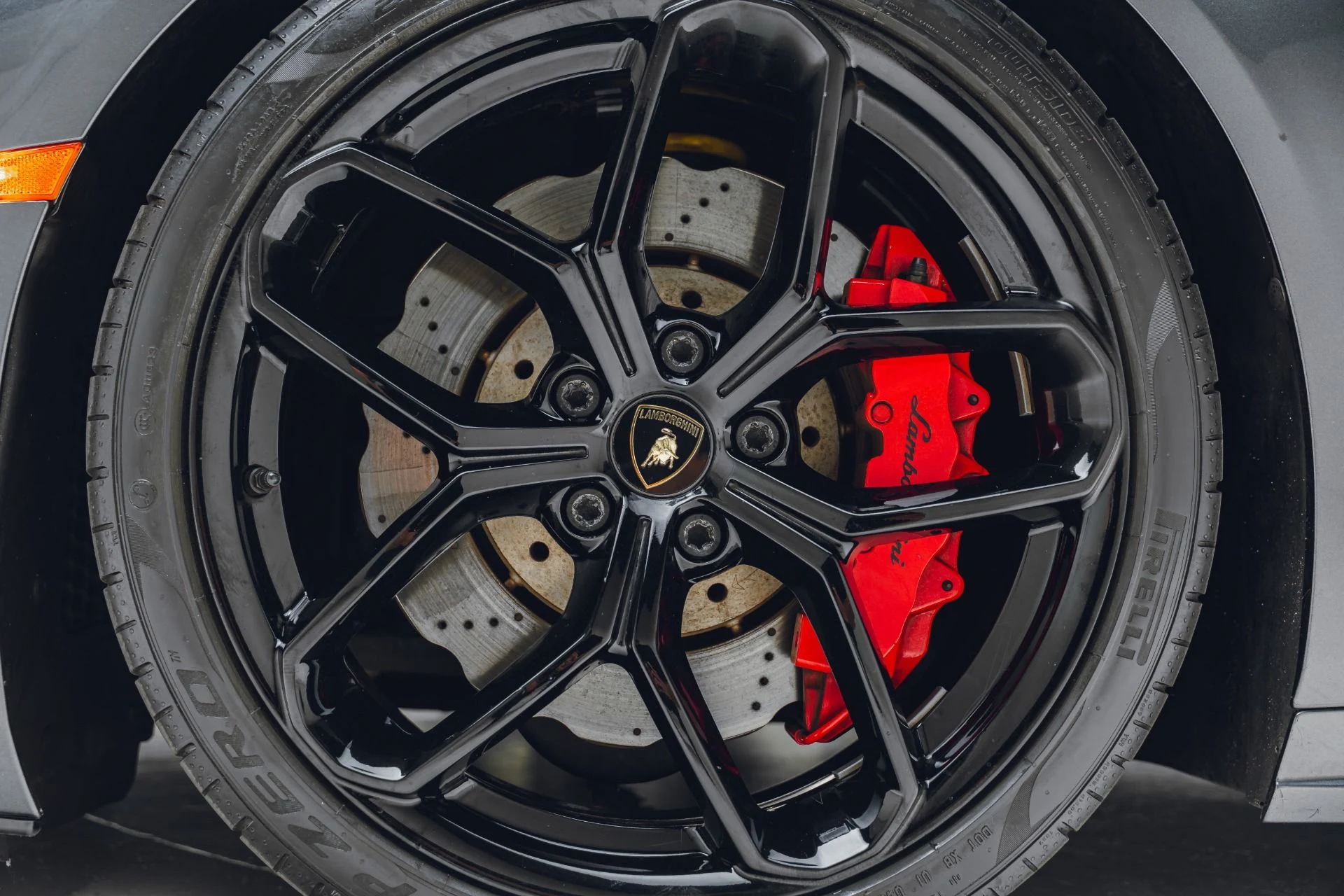 mph022_2168890049_Used_2017_Lamborghini_Huracan_LP_580_2_Spyder_1781555621_2a6ce35b8d
