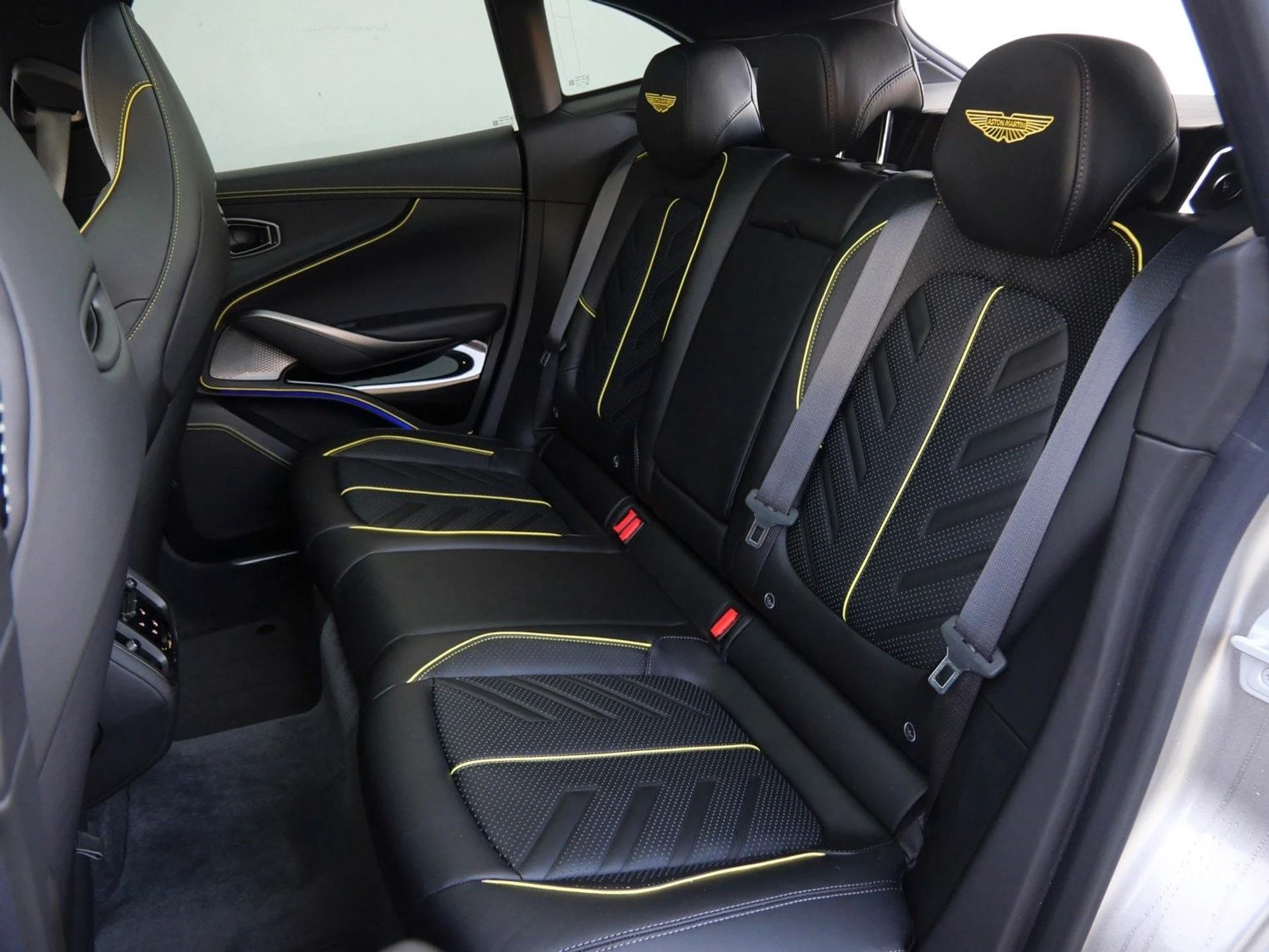 mph022_2169707005_17b32bc85ffd8eb20c26ab51a580e0f8x_e345c94a65