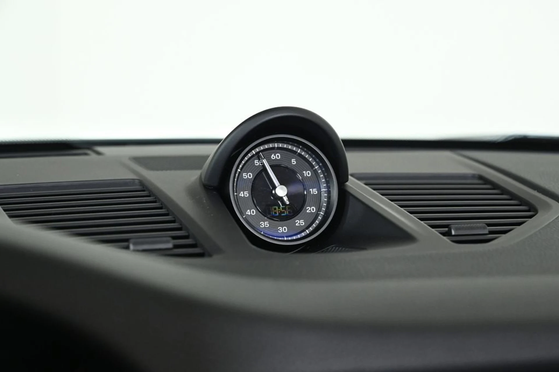 mph022_2169809207_30ec26c0c8c34ac0c98337afe389b4c3x_96e4a86f3b