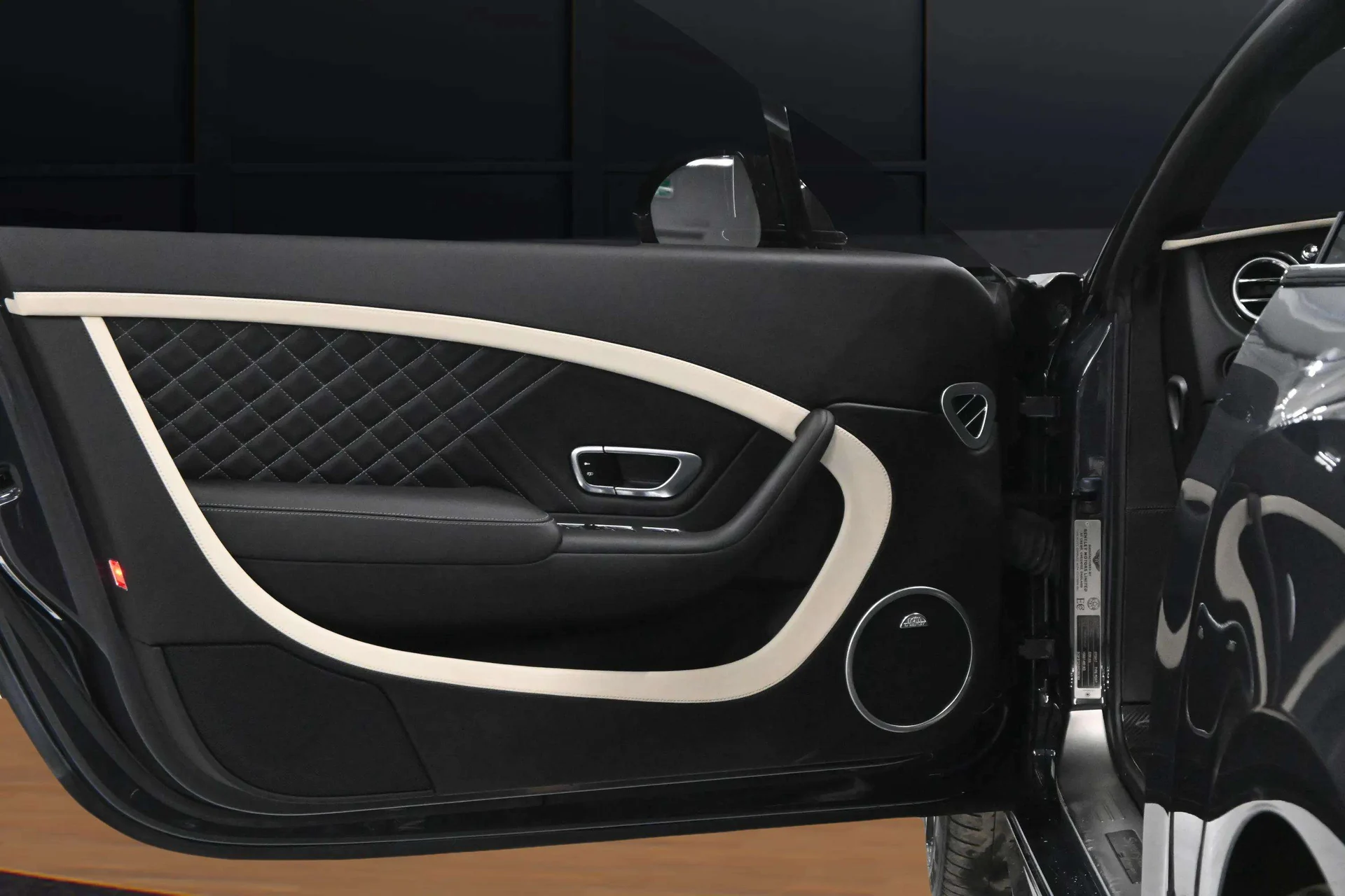 mph022_2180973482_17a41411_31e8_4415_9d1f_b11c8c9d000b_f71cee5115