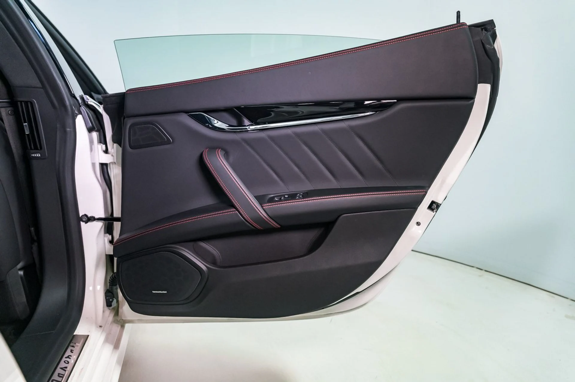 mph022_2185334831_05c9186c52bf4da597ae600e2942e9a2_d611bee178