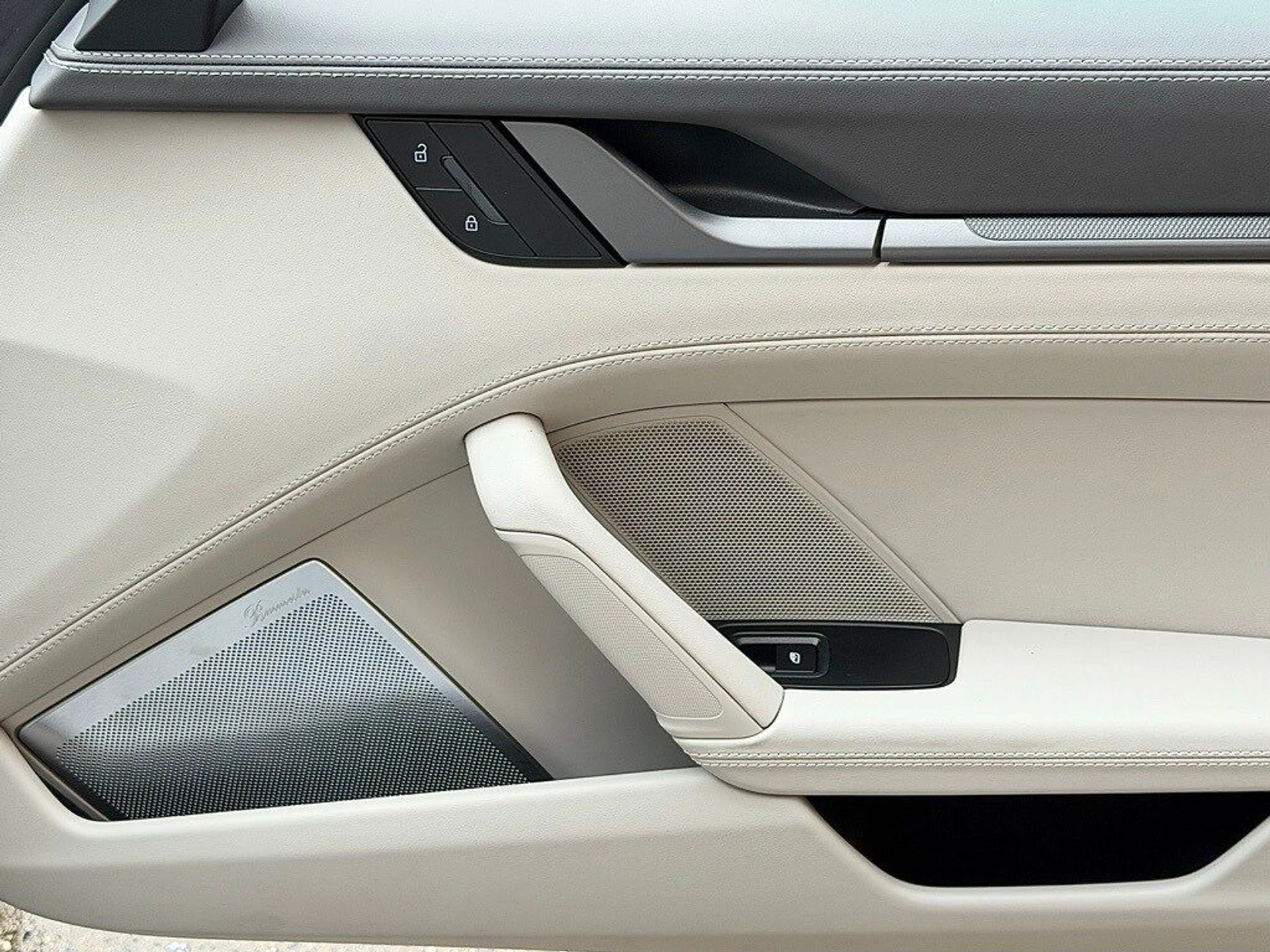 mph022_218627917_534aca45597a93bc6348ab4eff5ed838x_6d9dfeccfb