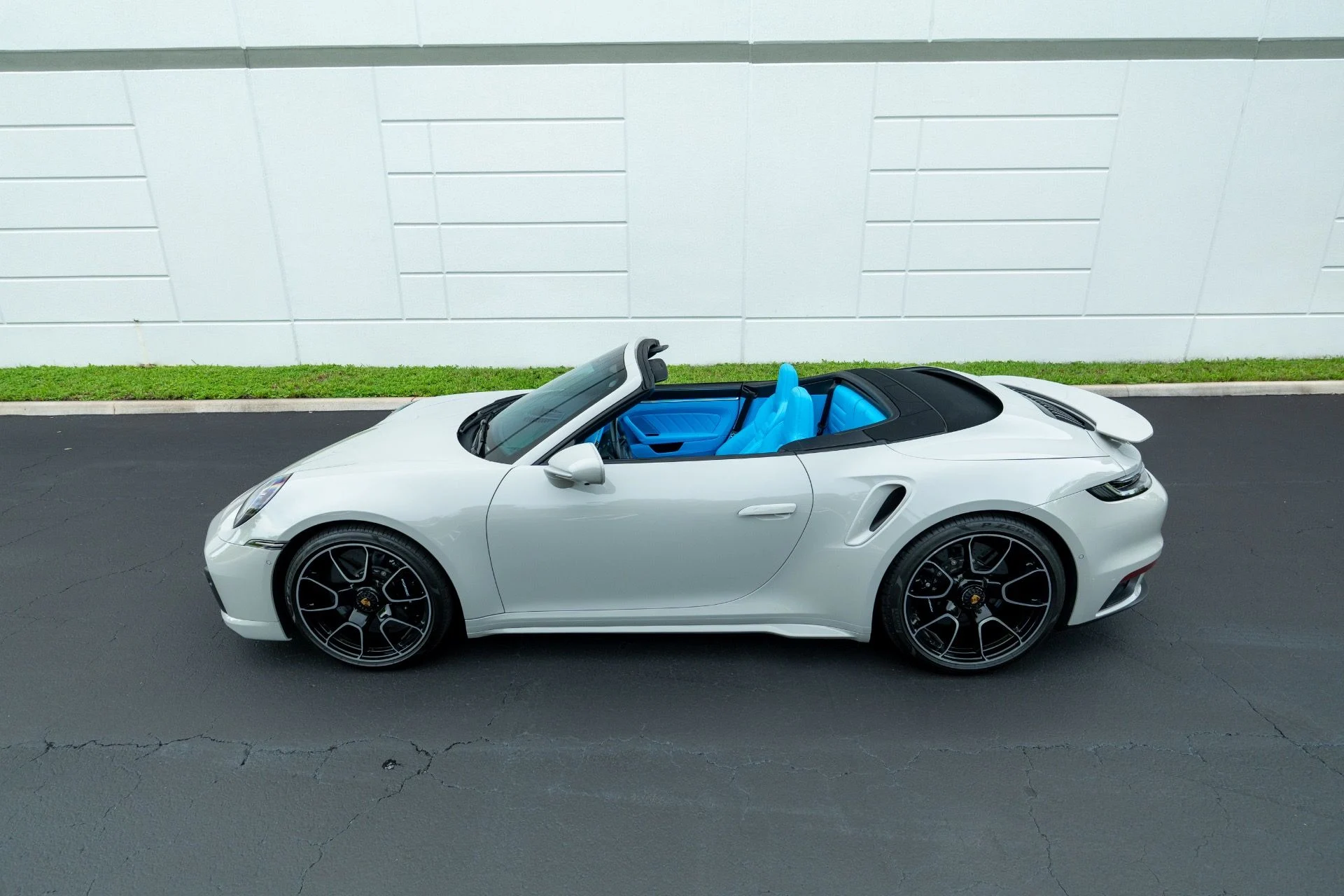 mph022_2188765187_Used_2024_Porsche_911_Turbo_S_1757432000_bfdd48b96a