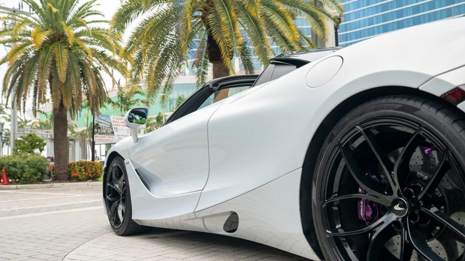 mph022_2190374164_used_2020_mclaren_720s_performancespider_14354_22877735_23_1024_7c86d3106f