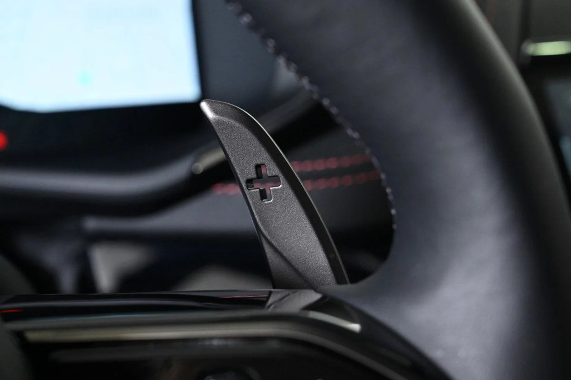 mph022_2195507914_used_2025_aston_martin_dbx_707_11350_22917533_22_1024_6f07e1c74f