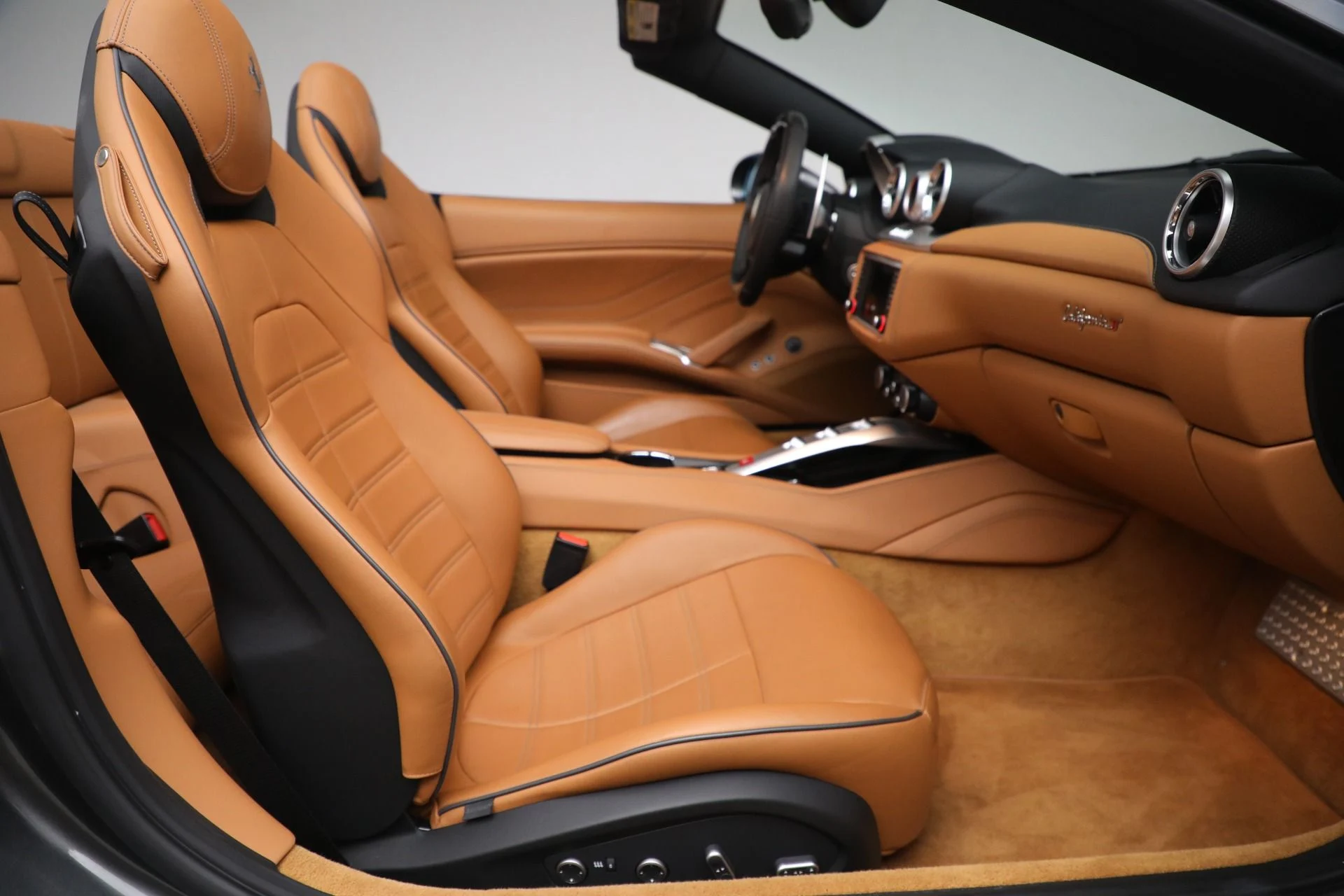 mph022_2195700342_Used_2017_Ferrari_California_T_1688060415_d2af13448a