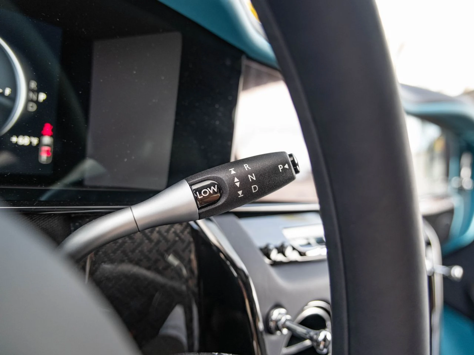 mph022_2196061216_a4eba5a7314e052bdb234d7b3bca3f49x_b0943eee6f