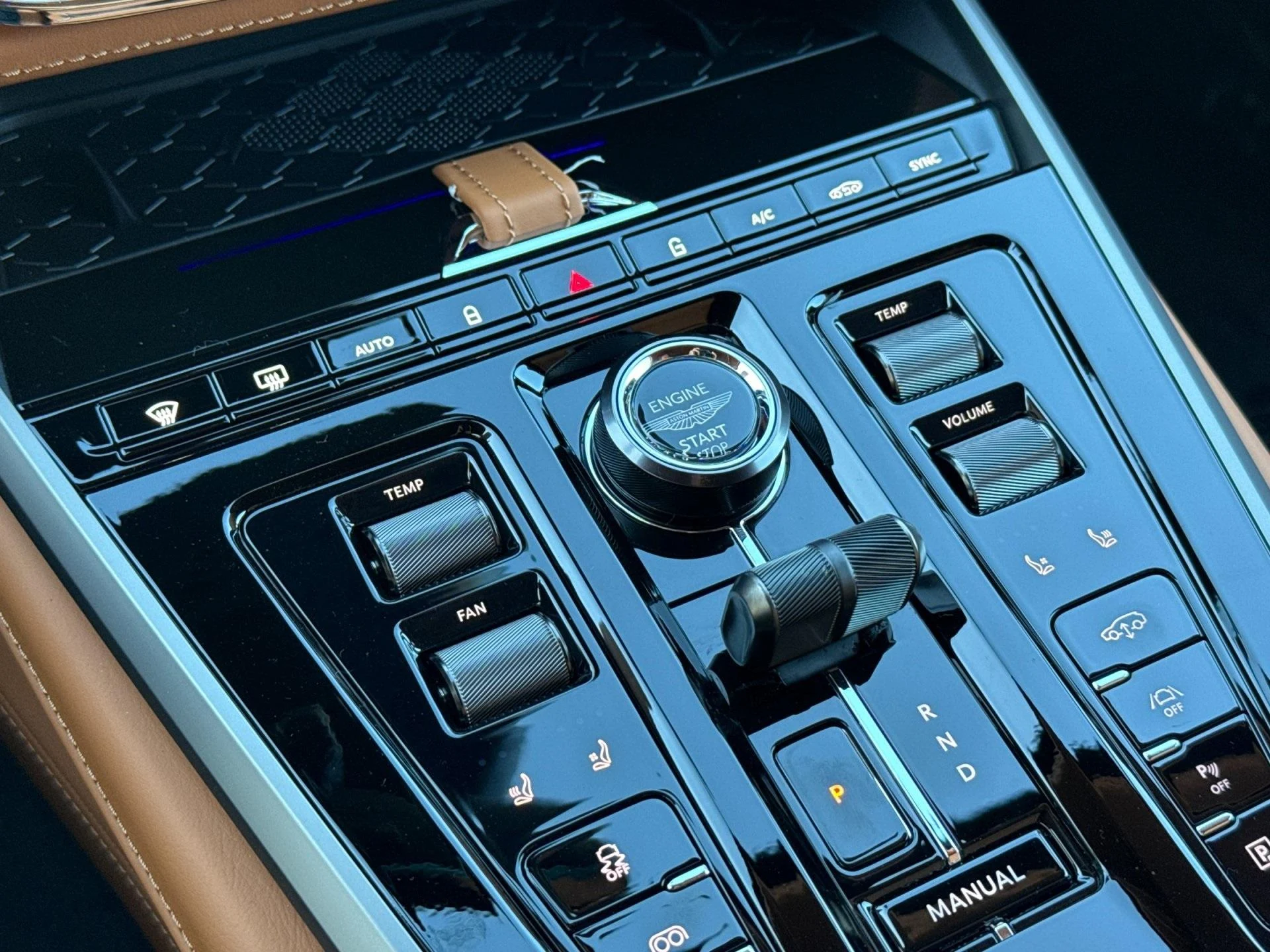 mph022_2197050473_New_2026_Aston_Martin_DBX_707_1768403582_483c4ec277