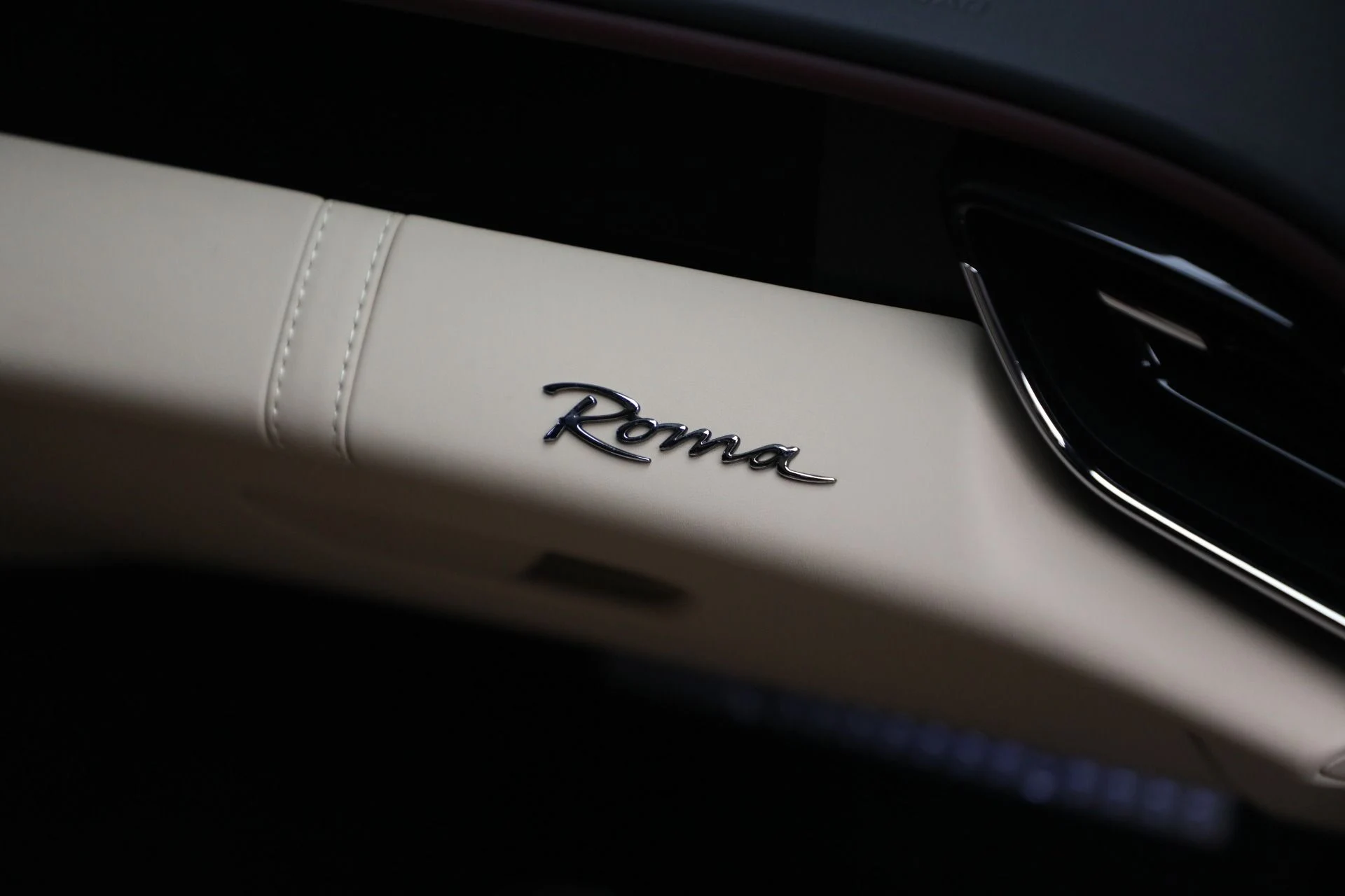 mph022_2204116494_Used_2023_Ferrari_Roma_1767375733_c4c7f53376