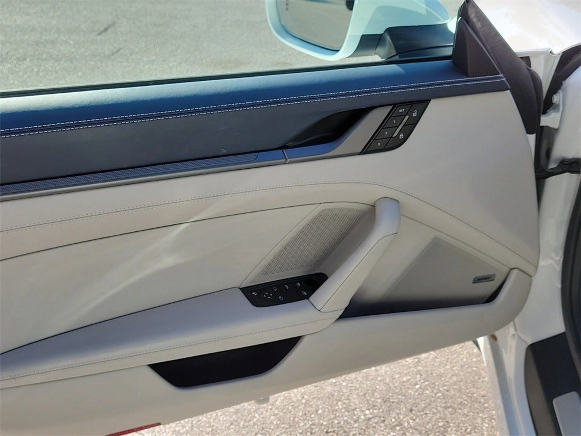 mph022_2204631649_23_9047ccebd2