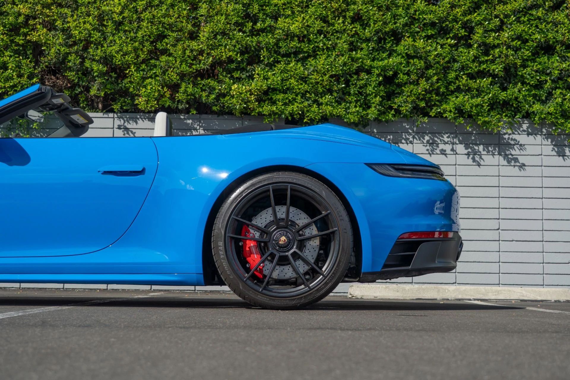 mph022_220558601_Used_2023_Porsche_911_Carrera_GTS_1759352953_7eda861629