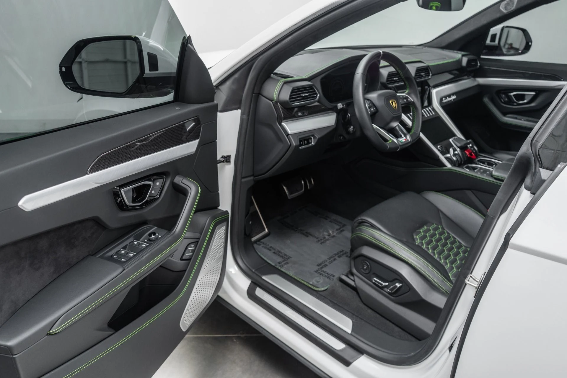 mph022_2212790605_Used_2021_Lamborghini_Urus_Q_Citura_interior_Ventilated_Front_Seats_with_Massage_1772724519_b345bee4d0