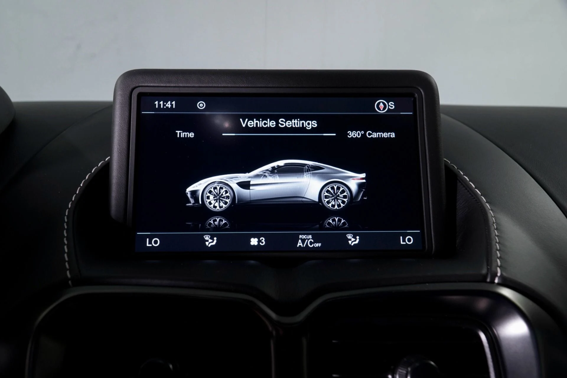 mph022_22151242_Used_2021_Aston_Martin_Vantage_1770366066_49bd7967d6