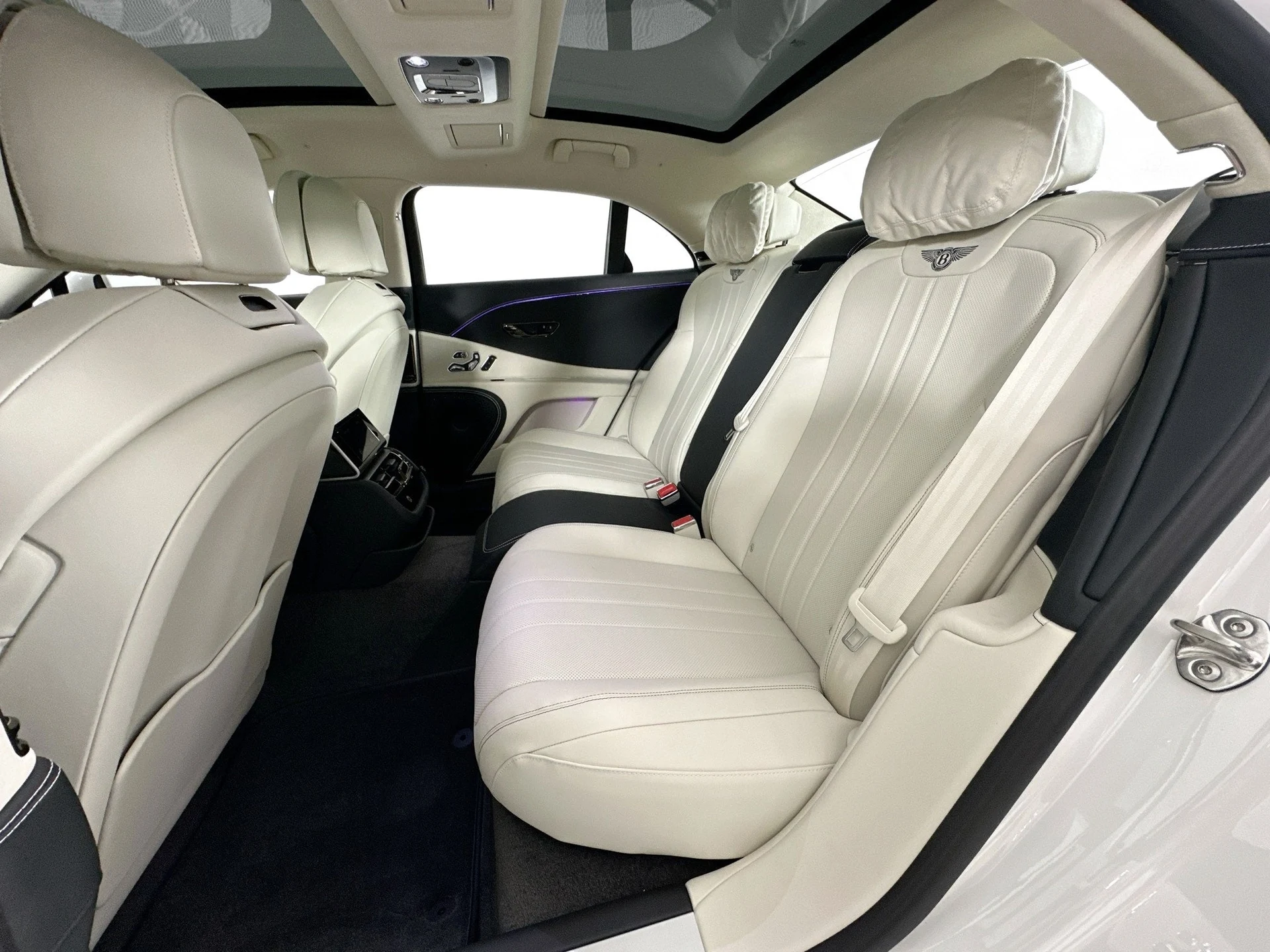 mph022_2221711925_23_e4bcda0717