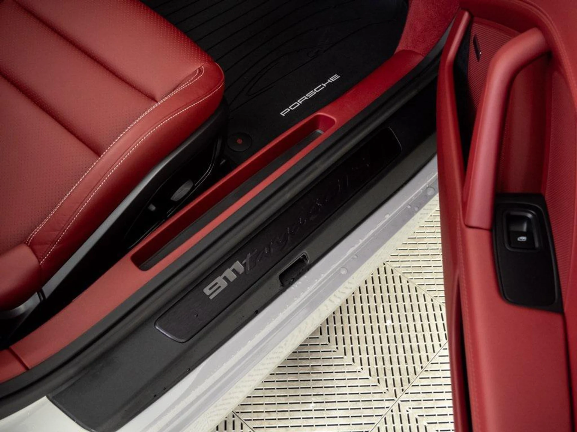 mph022_2224731499_D1z_Ju_Pjv_Enr_YZ_Ju_NLI_8m_Ty_Rtek_6494e36e5d