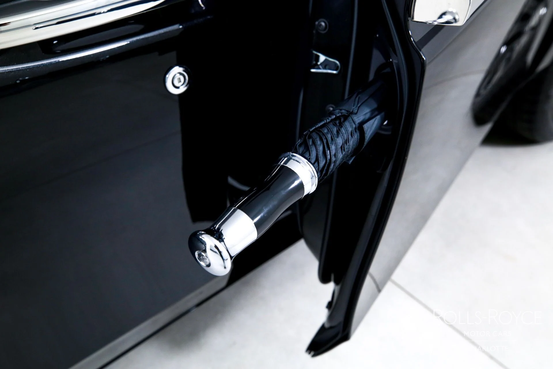 mph022_2230683819_Used_2024_Rolls_Royce_Ghost_1755798774_f9a328056d