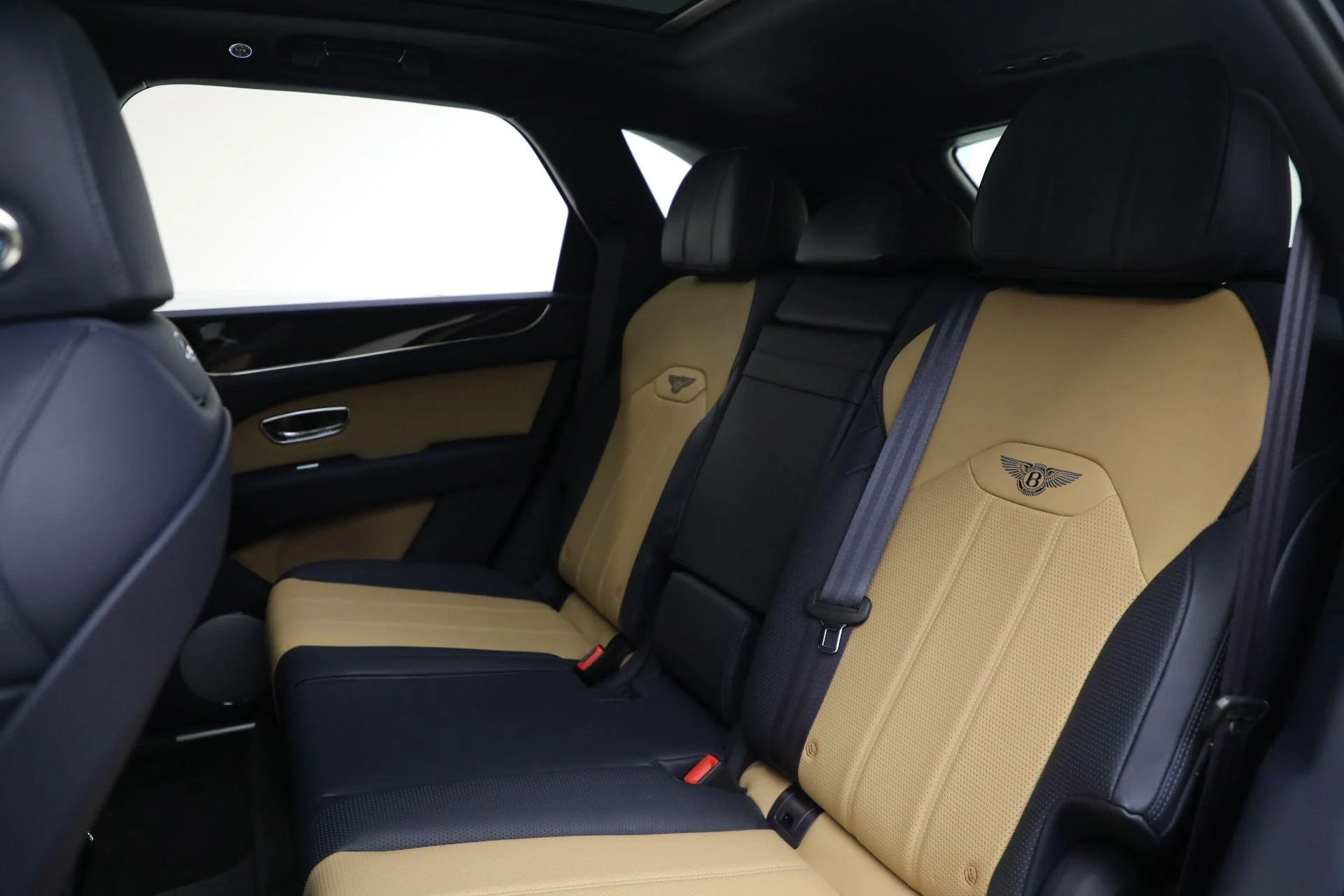 mph022_2238032881_Used_2022_Bentley_Bentayga_V8_b5d7ace749