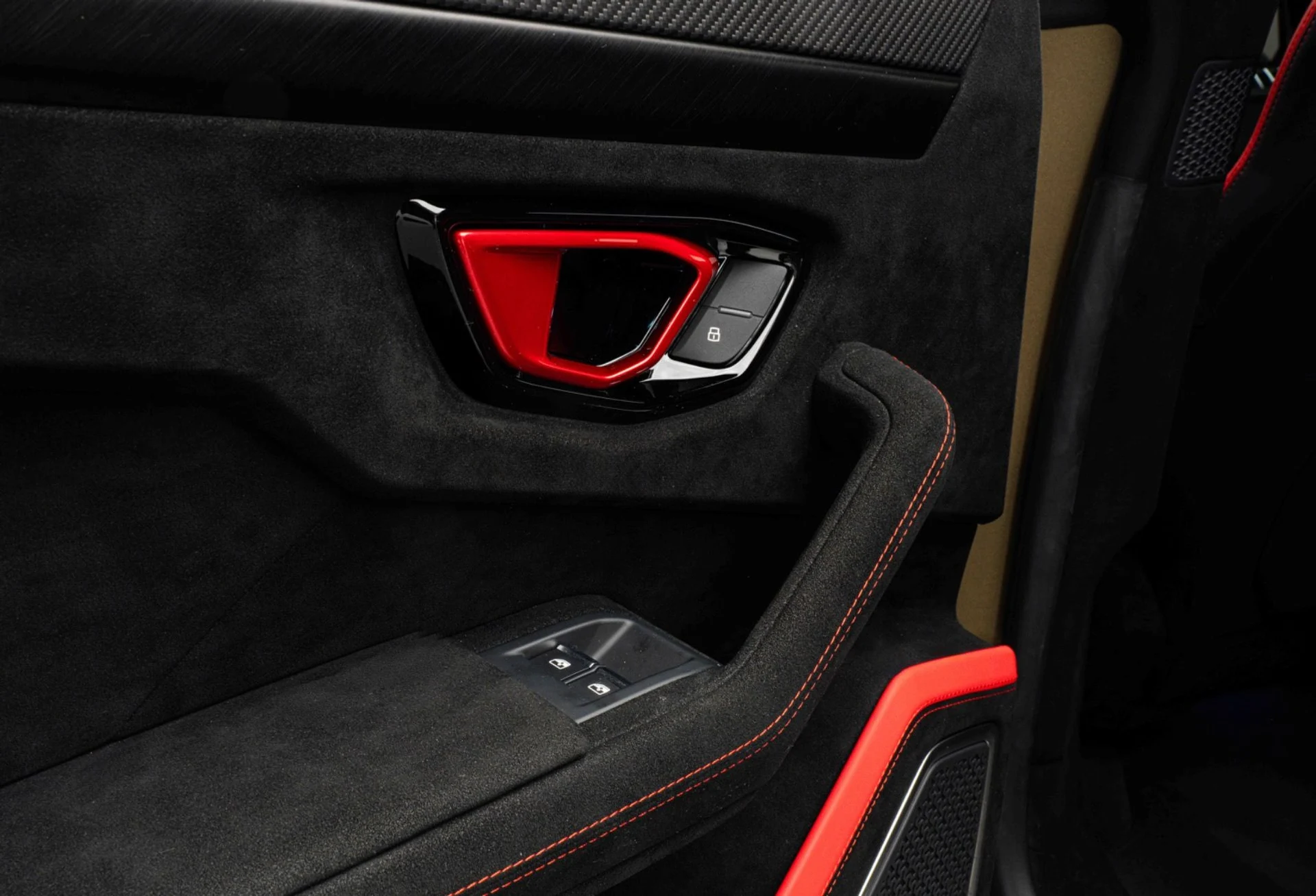 mph022_2238965564_Used_2024_Lamborghini_Urus_Performante_1774028766_3f9d825f86