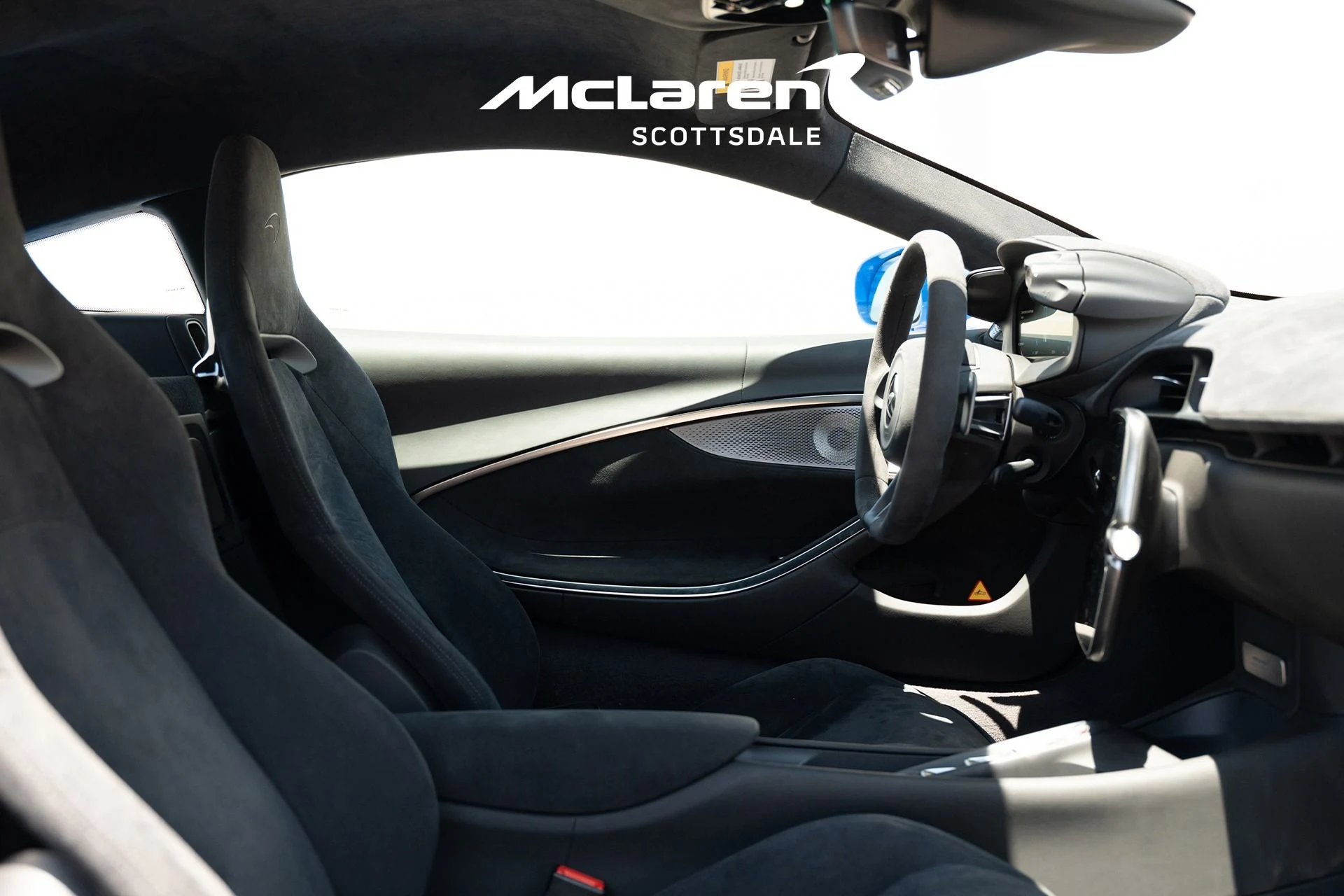 mph022_2252674653_Used_2023_MCLAREN_ARTURA_1747946704_97f87e865d