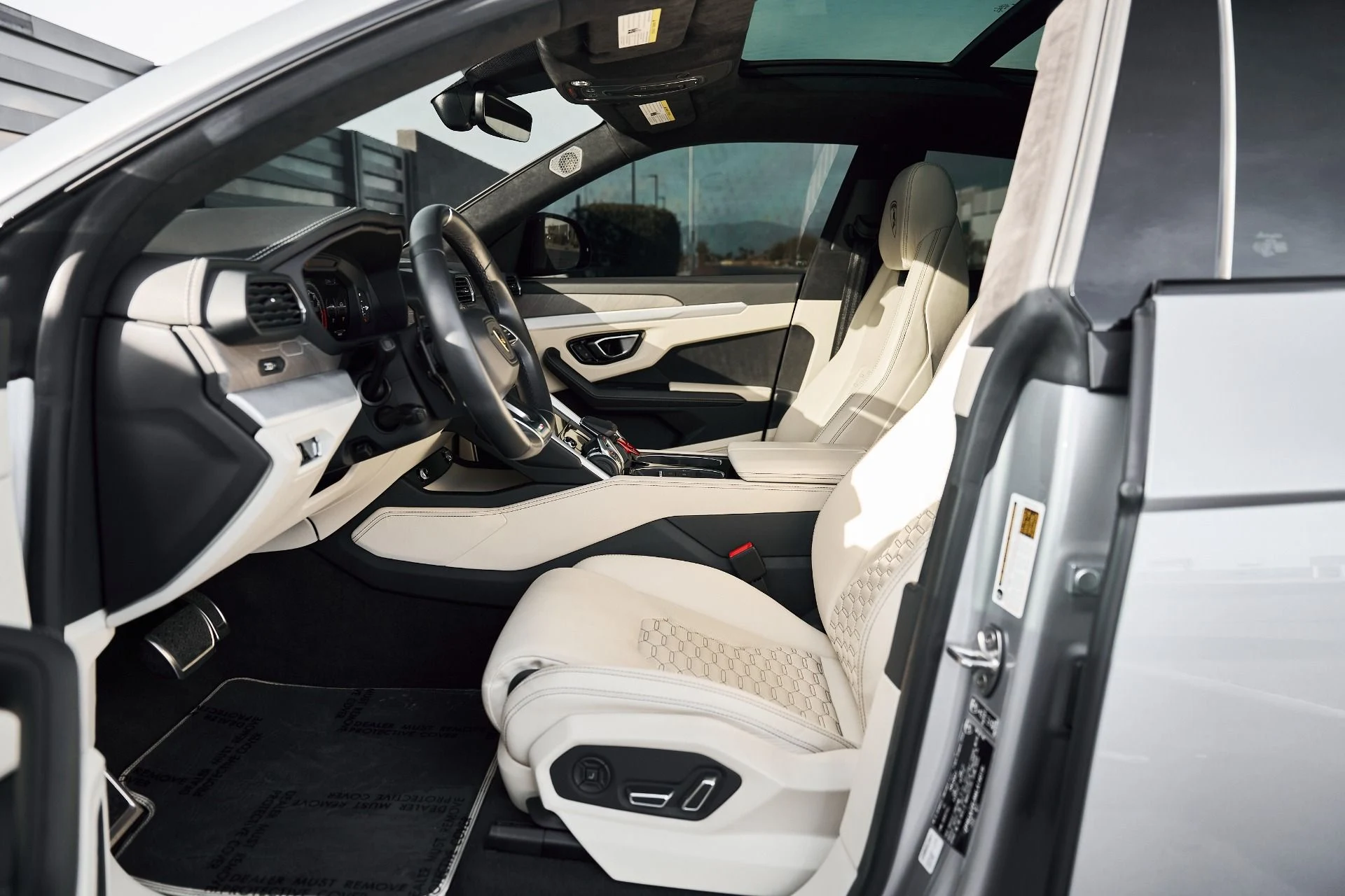 mph022_2255724997_Used_2021_Lamborghini_Urus_1771117240_64a3b0fbda