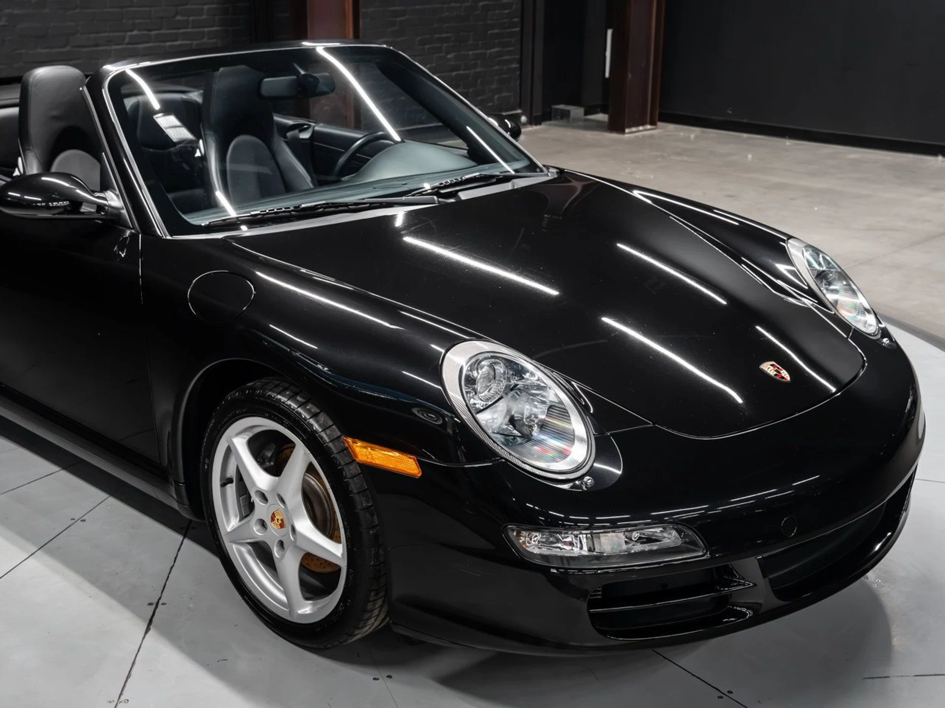 mph022_2257015048_porsche_911_2006_bca5d9e081