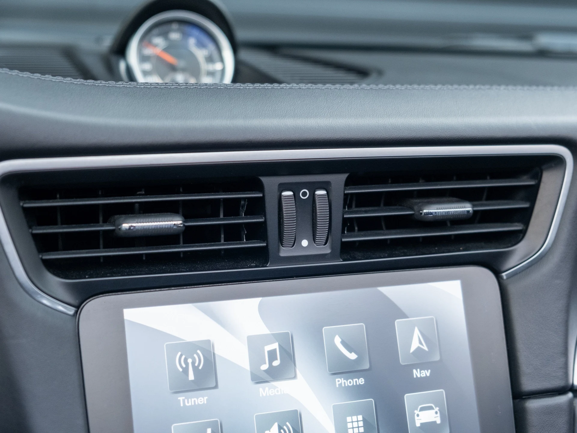 mph022_225870777_23_13868f29ee