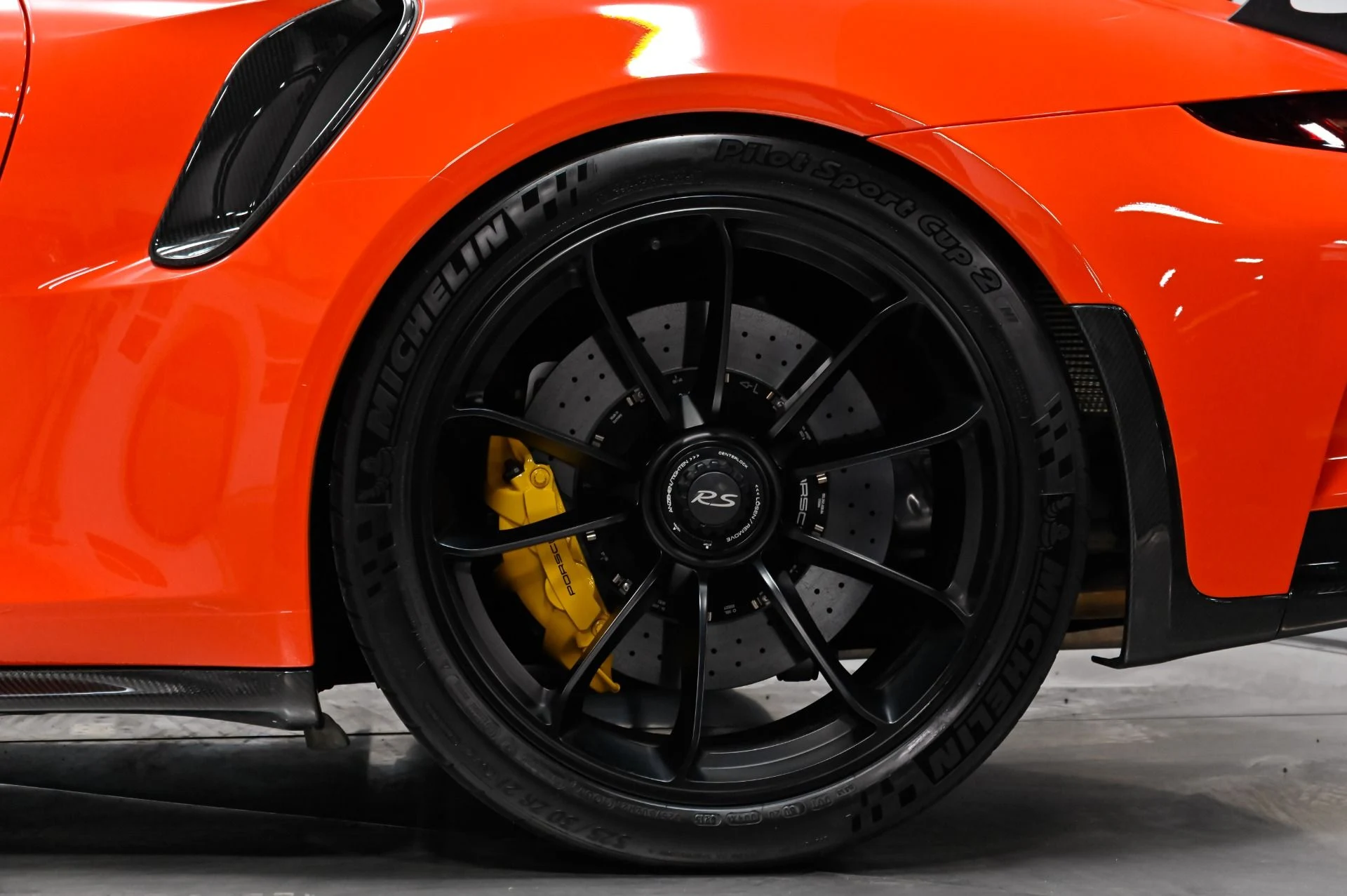 mph022_2262114901_Used_2016_Porsche_911_GT_3_RS_1791298183_f5d5644ba5