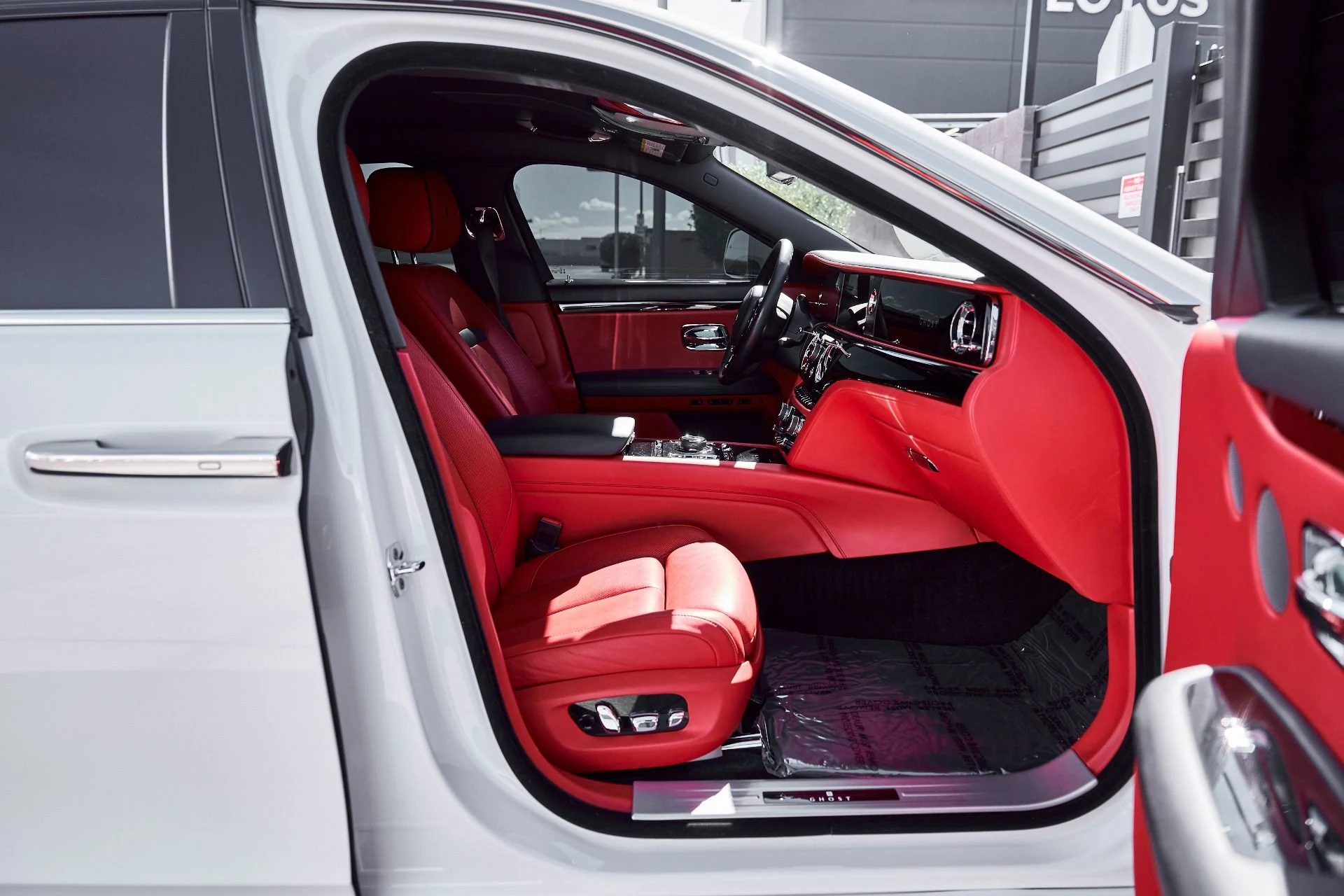 mph022_2264035194_Used_2022_Rolls_Royce_Ghost_Base_1772765978_c6d0da4b18