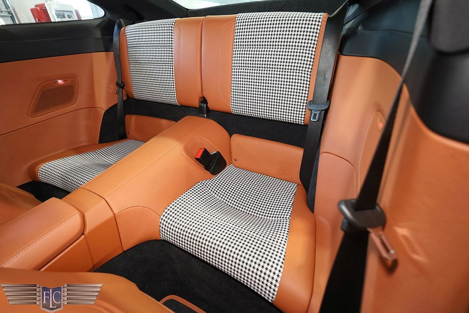 mph022_2265353444_used_2023_porsche_911_carrera4smanualcoupe_9689_22556560_23_1024_f6052772f7