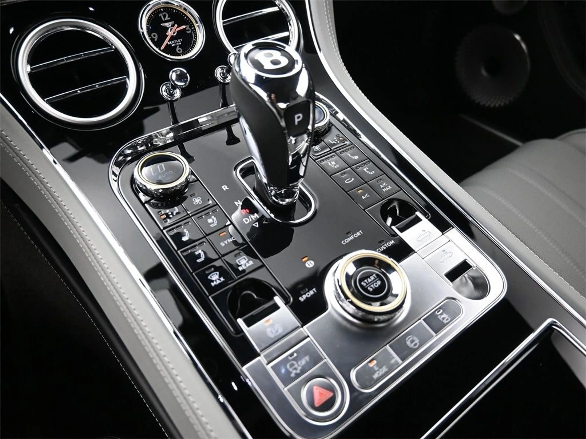 mph022_2267289831_9452a32ea3955f2bdd7e447816a2cd22x_c562177b36