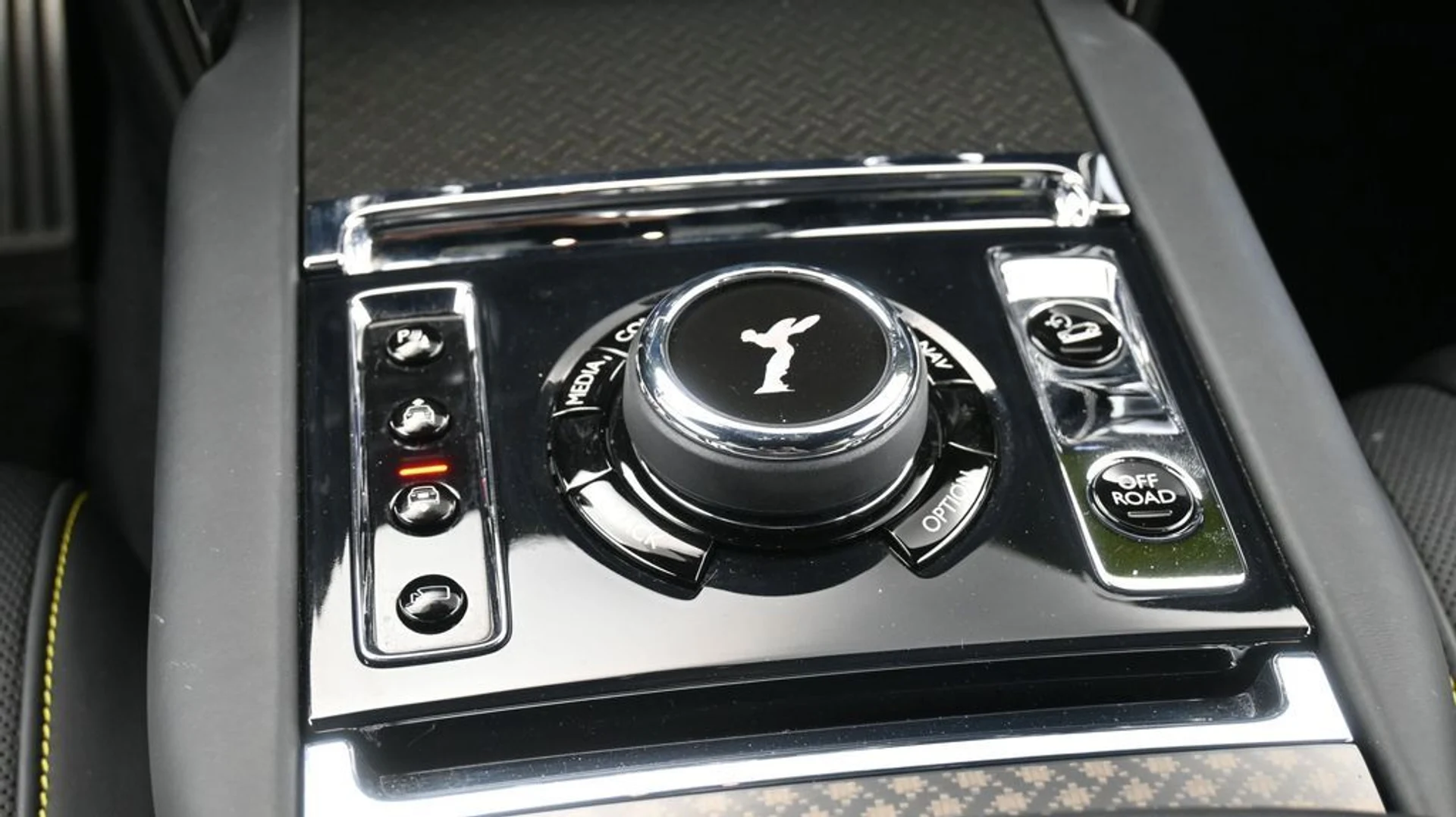 mph022_2278920113_e33ac906f6756249c25f541bd6415bbbx_826d9dafa1