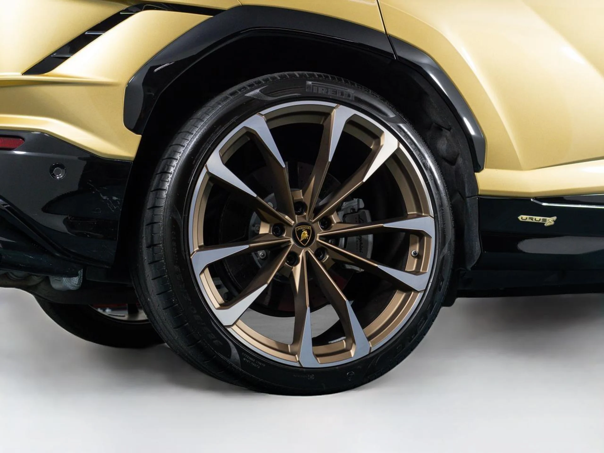 mph022_2280989333_Used_2023_Lamborghini_Urus_S_1785169230_abd5e7fa9a