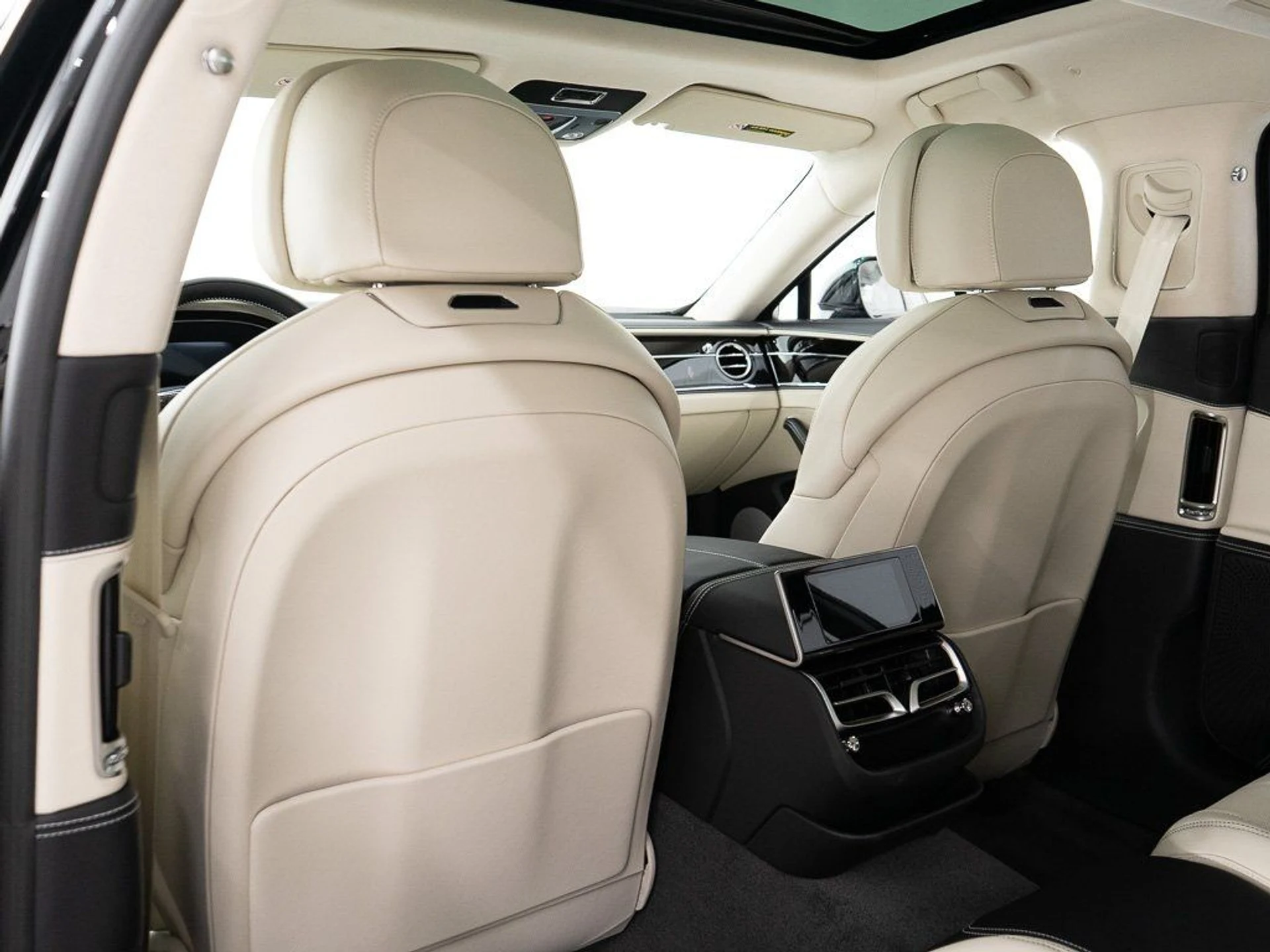 mph022_228270810_ac0de431f8e154af52f1ab3dafa3d528_6c6a79b4e8