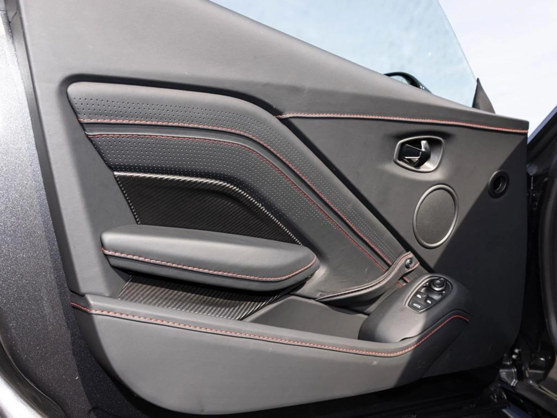 mph022_2288783512_470516215_691df038c20baac2a82c0d97_a0872586df