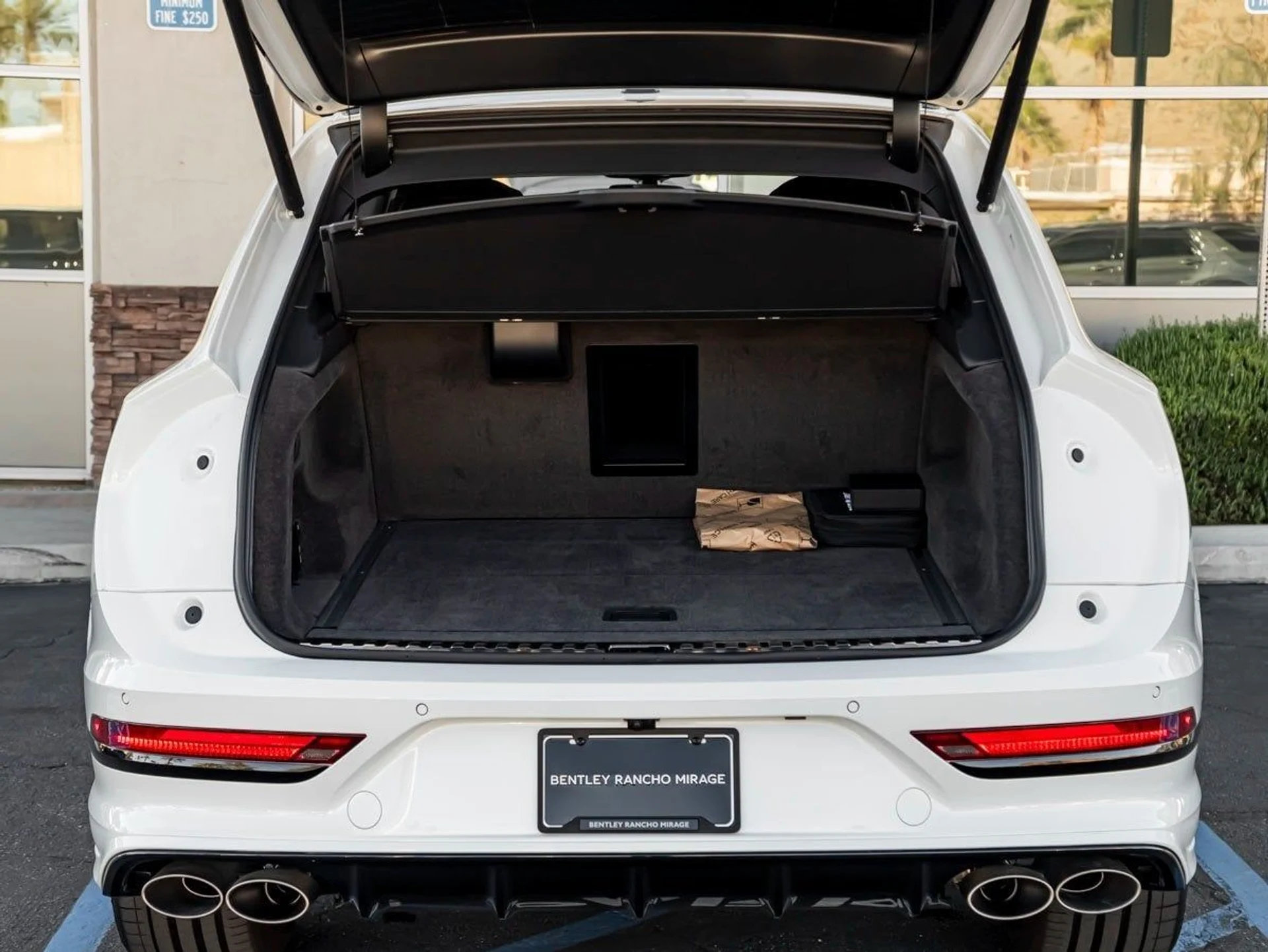 mph022_2289824056_23_e114b098d8