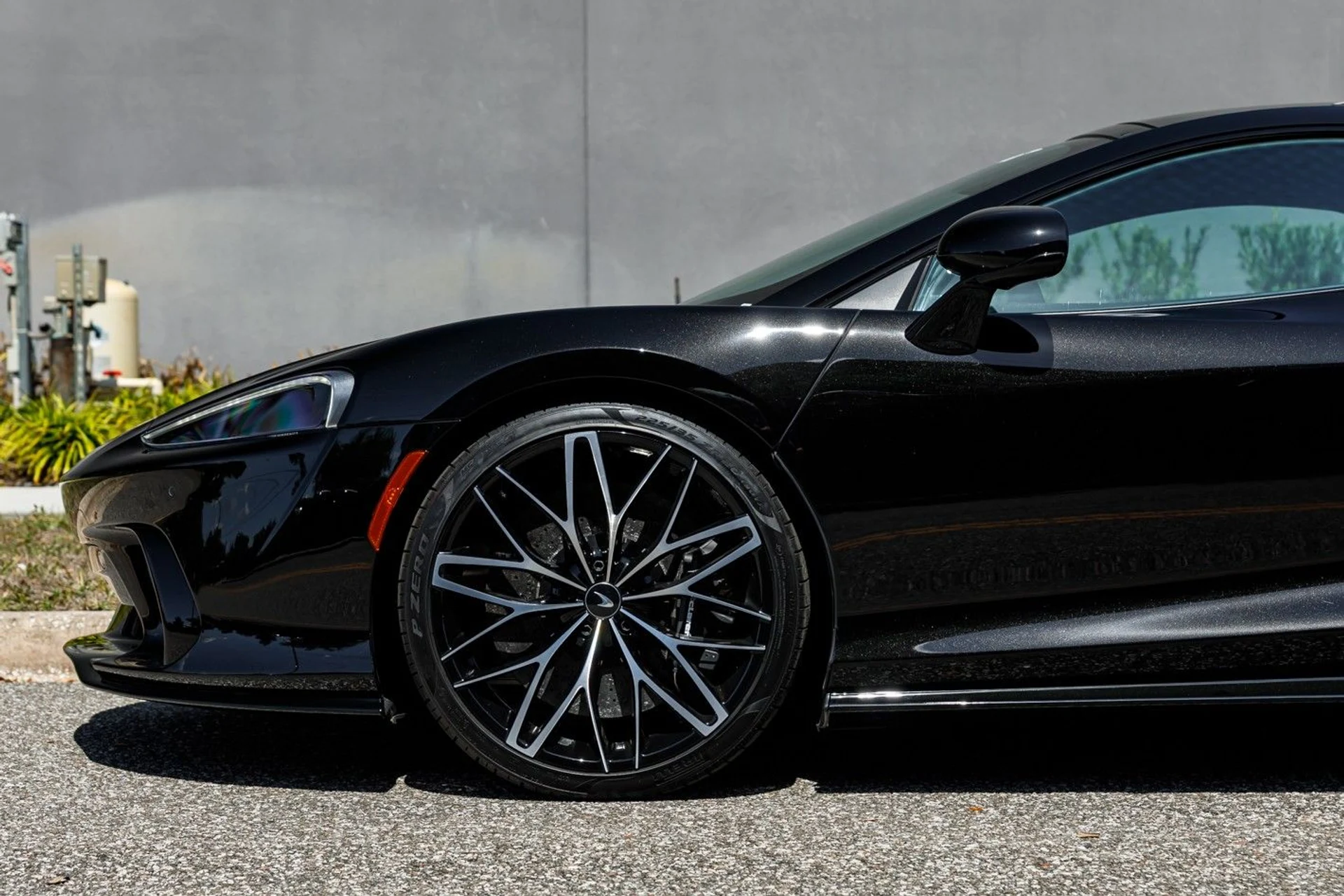 mph022_2292461731_470_p23_l_75ed0f22c9