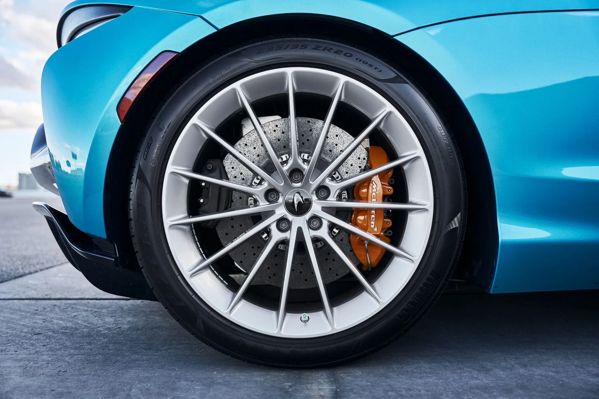 mph022_2303872946_Used_2025_Mc_Laren_Artura_1771382302_40627b4978