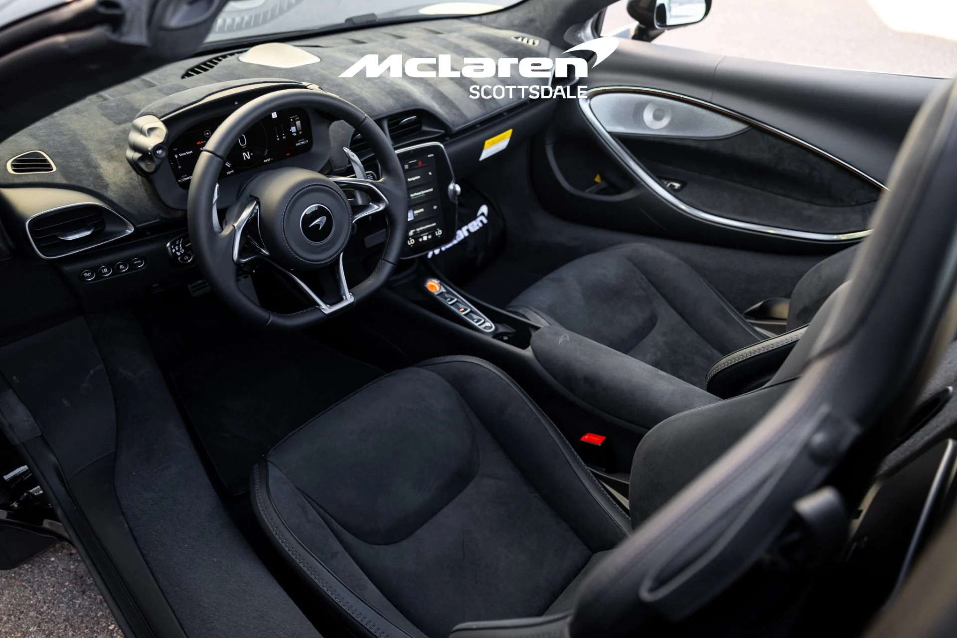 mph022_2306163913_Used_2025_MCLAREN_ARTURA_Performance_1729876898_4a38fb451b