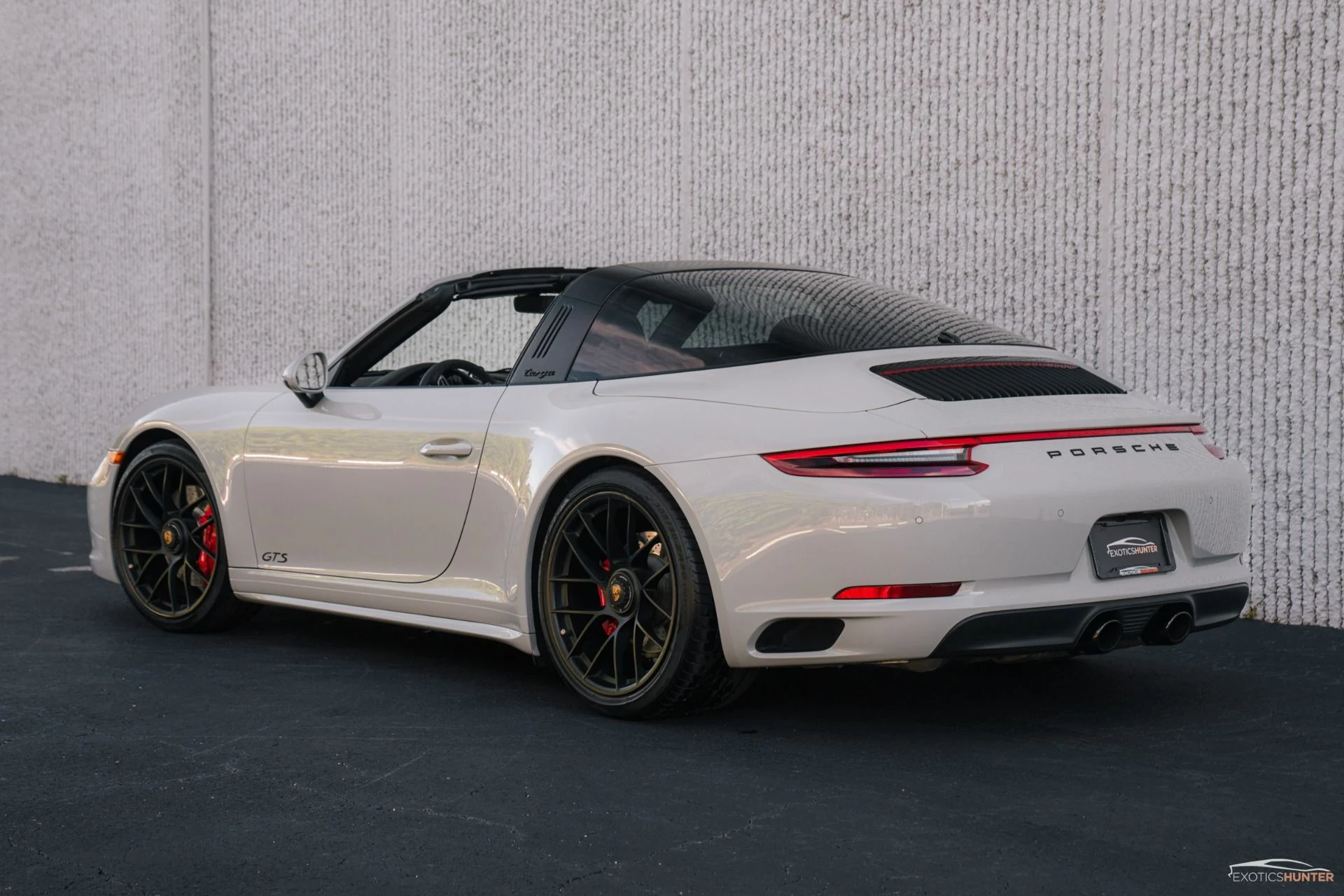 mph022_2307714741_Used_2018_Porsche_911_Targa_4_GTS_in_Chalk_with_GTS_Interior_Pack_PDK_1755551919_7b8c6b44d6