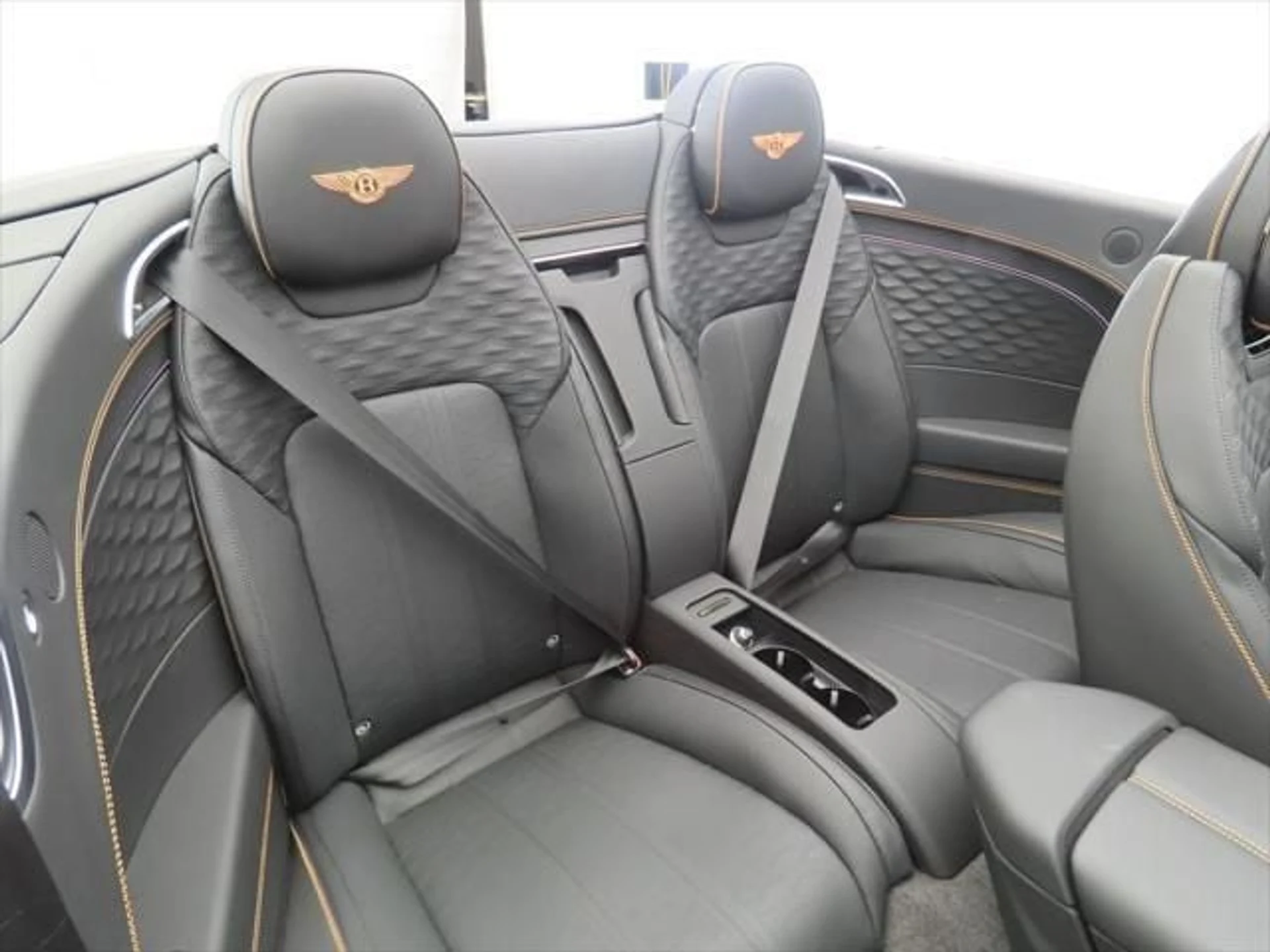 mph022_23124778_new_2025_bentley_continental_gtspeedconvertible_8119_22891450_23_640_803354e36f