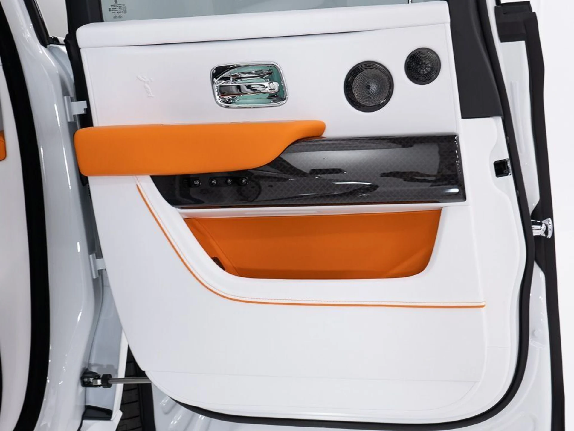 mph022_2314351911_b98d5cf8a1dbe4239ccb864d30cd90d1_5e834592ae