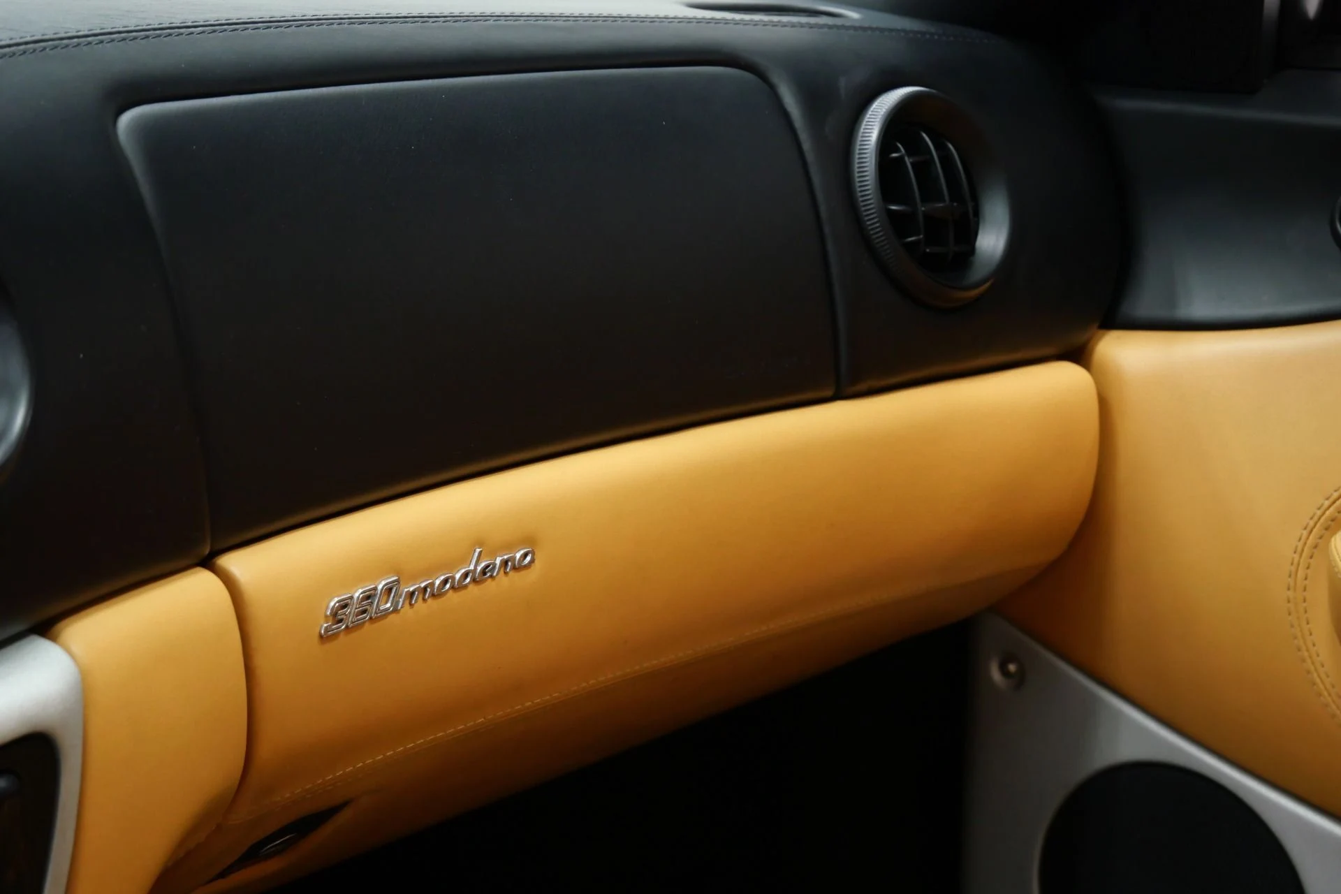 mph022_2321362067_Used_2000_Ferrari_360_Modena_1754595285_18f4768076