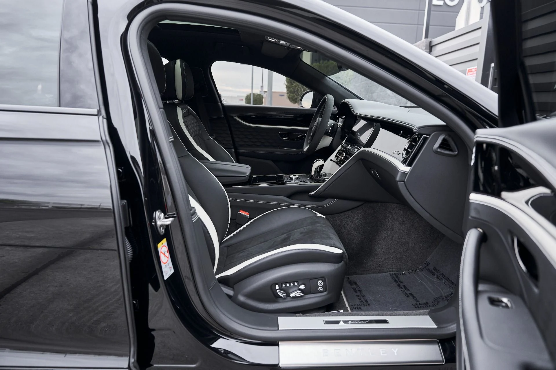 mph022_2322288008_Used_2025_Bentley_Flying_Spur_Speed_1769137047_a3752bfc29