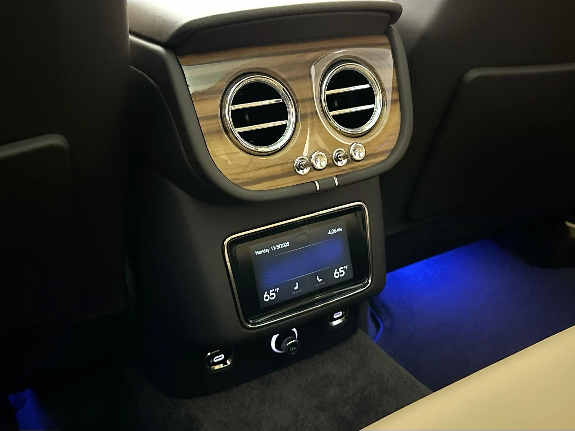 mph022_2330945120_23_e6f68327fc