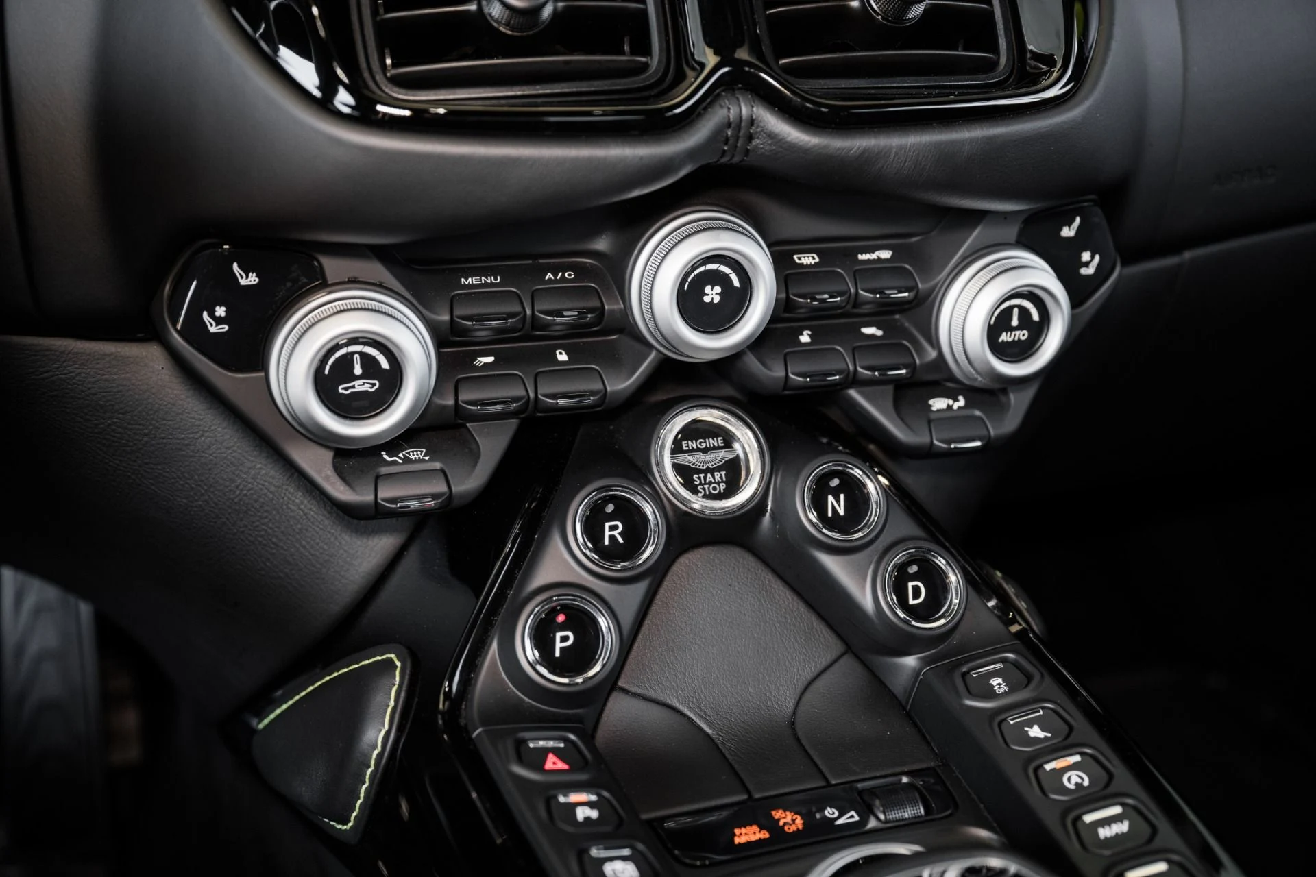 mph022_2331919712_Used_2020_Aston_Martin_Vantage_V8_Coupe_1690551431_600df7a546