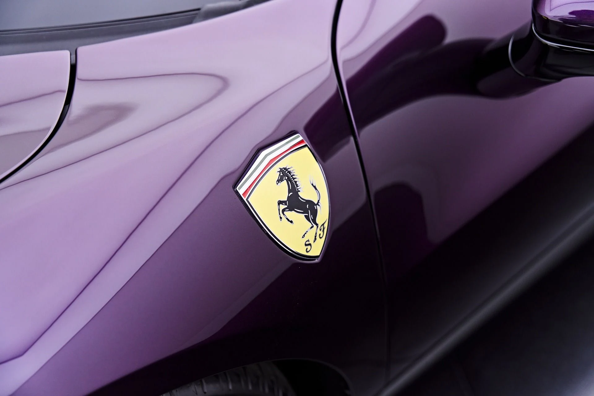 mph022_2333947589_Used_2025_Ferrari_296_GTB_Base_1782869435_5dd9914765